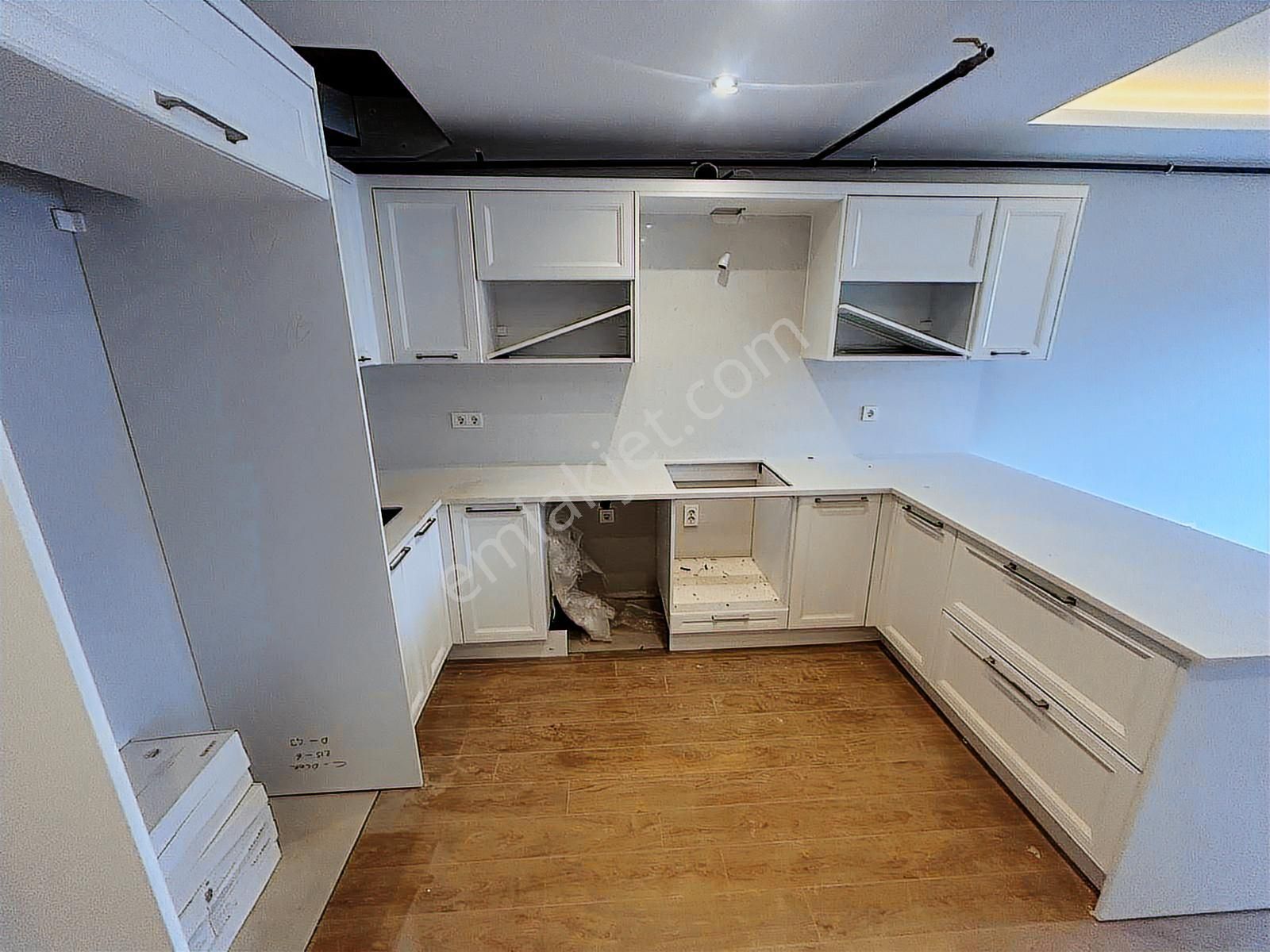 Üsküdar Altunizade'de Site'de 2+2 Net 105 M2 Dubleks Daire - Görsel 2