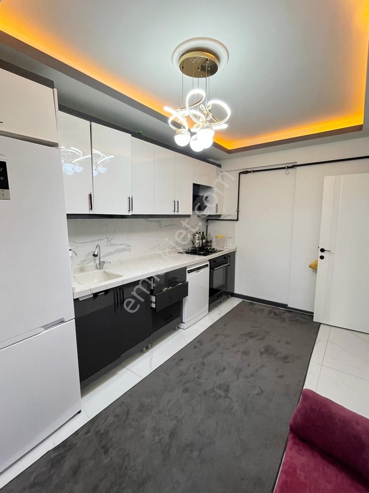 Valentia'dan Cadde Yakını Sıfır Binada Satılık 2+1 Daire !!!