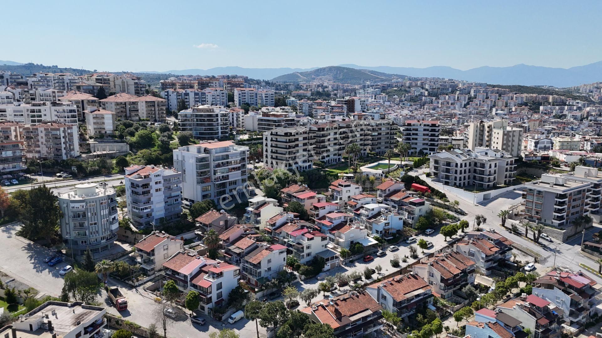 Kuşadası Mavi Yaka Sitesinde Bakımlı Satılık 4+1 Villa - Görsel 4