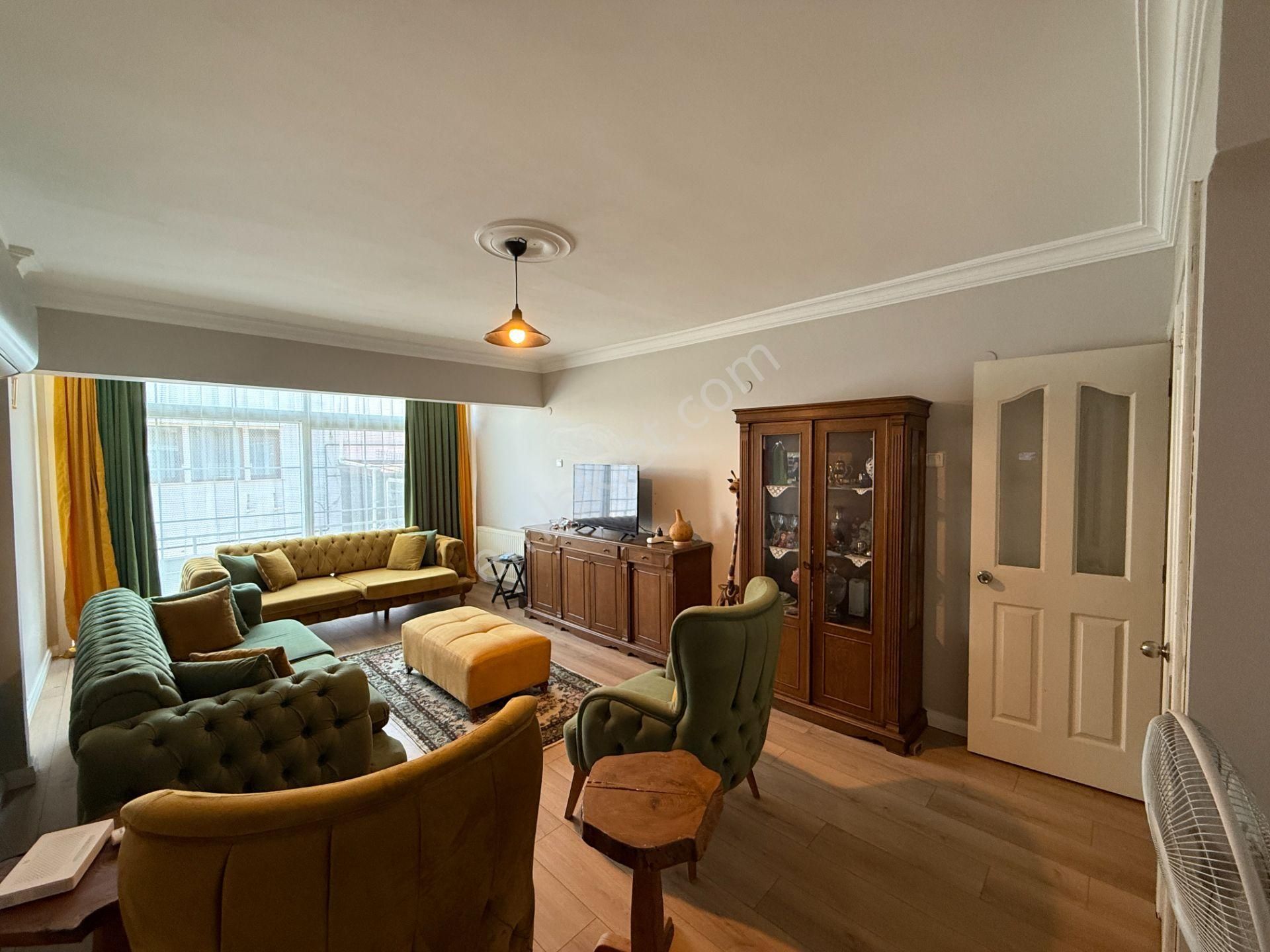 Kuşadası Mavi Yaka Sitesinde Bakımlı Satılık 4+1 Villa - Görsel 28