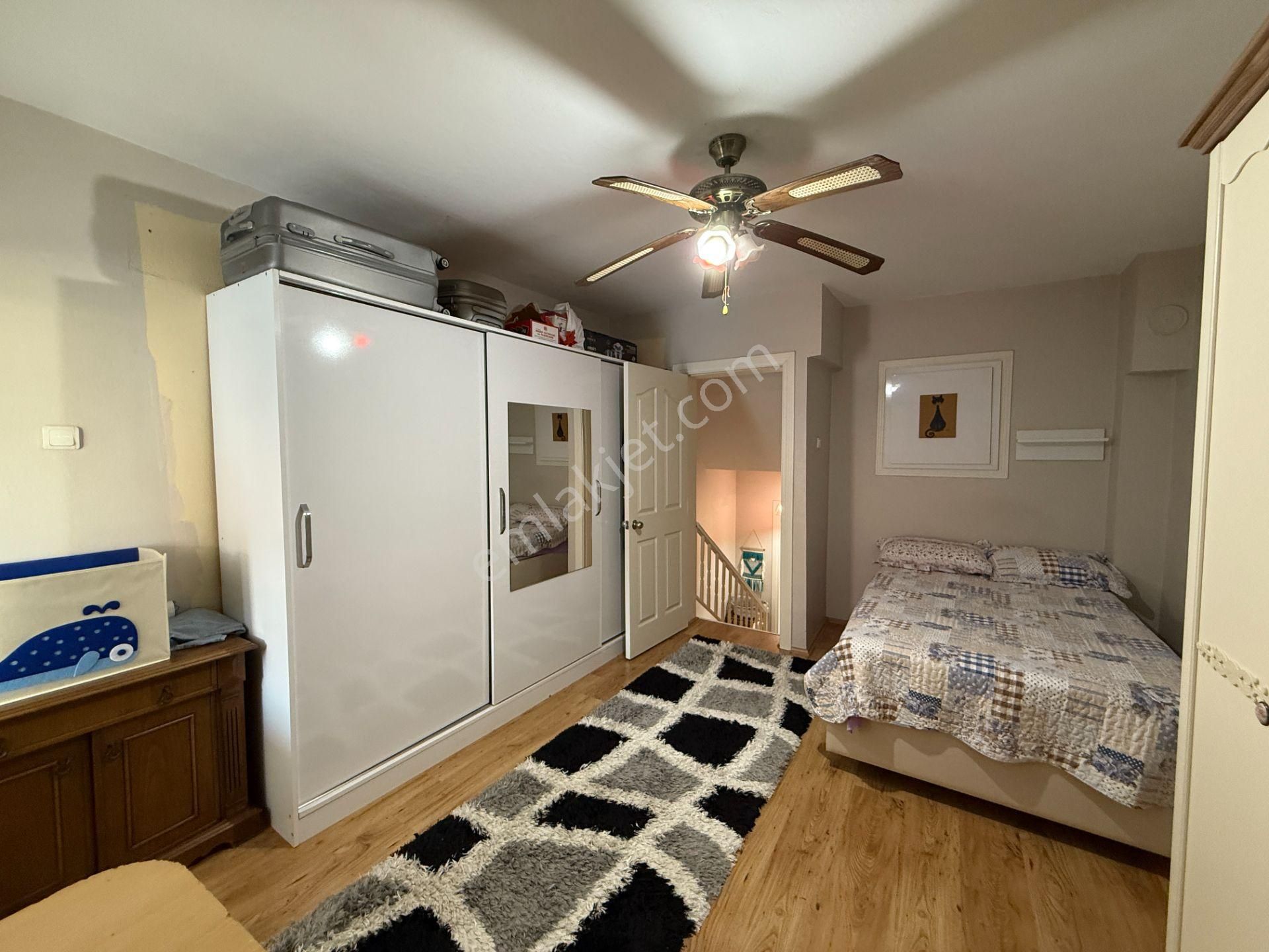 Kuşadası Mavi Yaka Sitesinde Bakımlı Satılık 4+1 Villa - Görsel 31