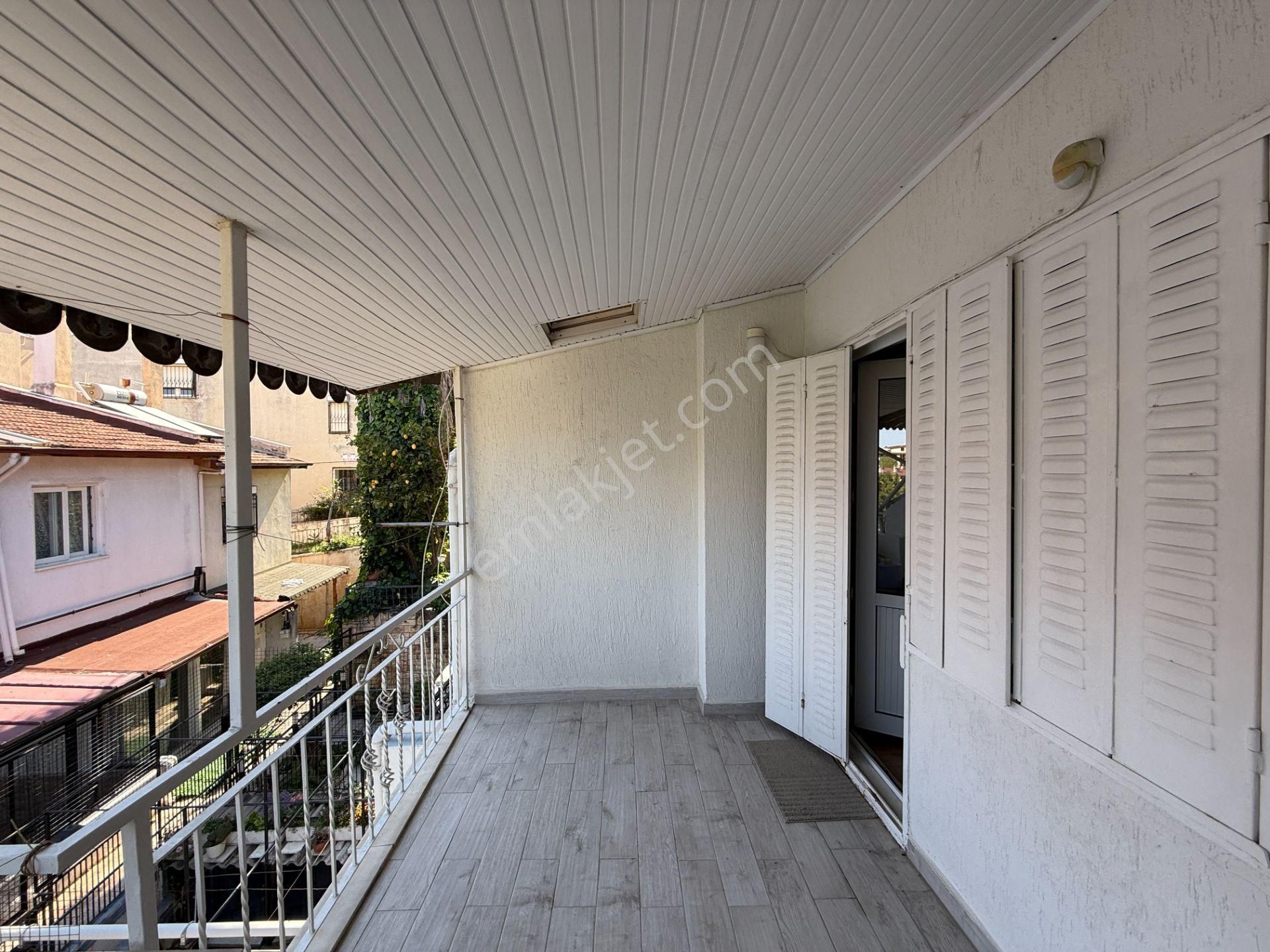 Kuşadası Mavi Yaka Sitesinde Bakımlı Satılık 4+1 Villa - Görsel 33