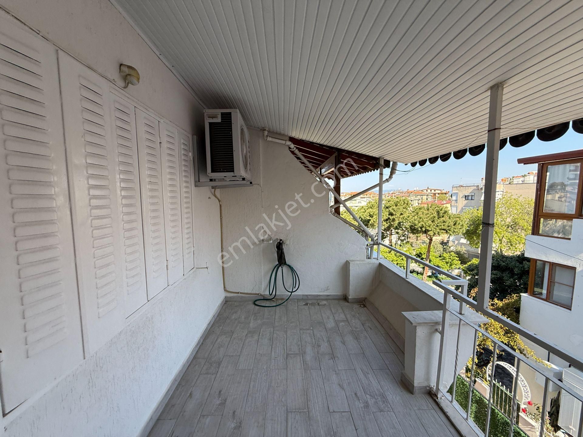 Kuşadası Mavi Yaka Sitesinde Bakımlı Satılık 4+1 Villa - Görsel 34