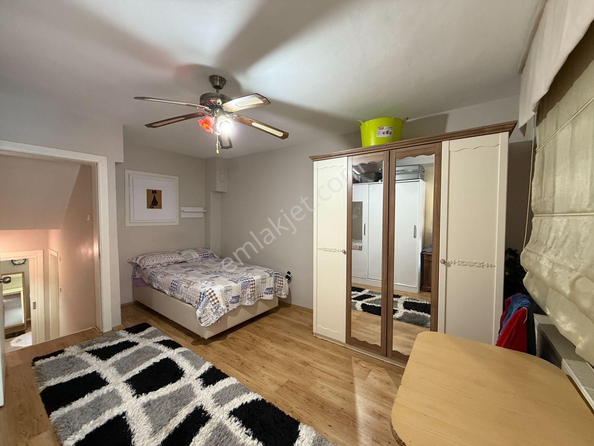 Kuşadası Mavi Yaka Sitesinde Bakımlı Satılık 4+1 Villa - Görsel 32