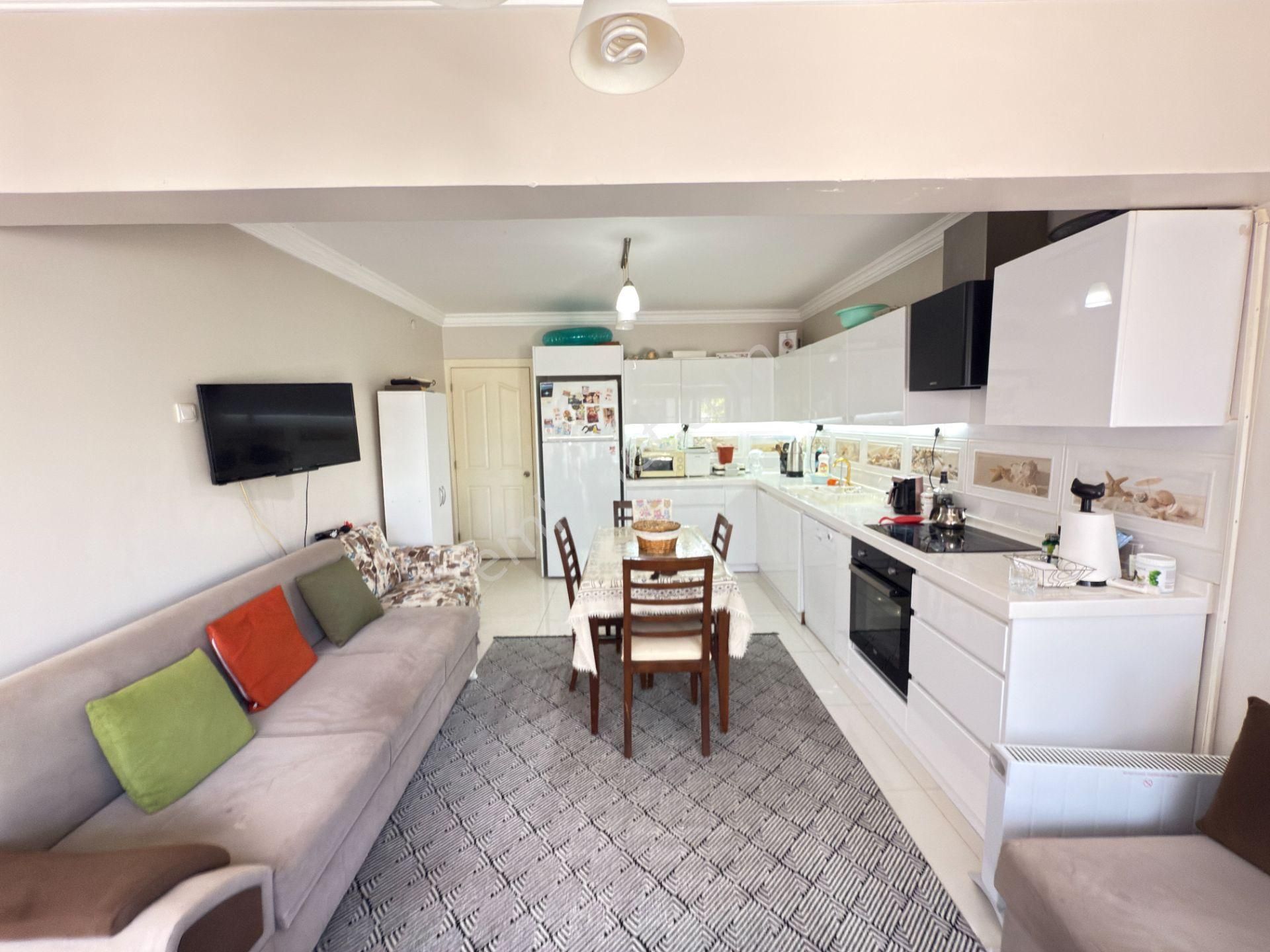 Kuşadası Mavi Yaka Sitesinde Bakımlı Satılık 4+1 Villa - Görsel 15