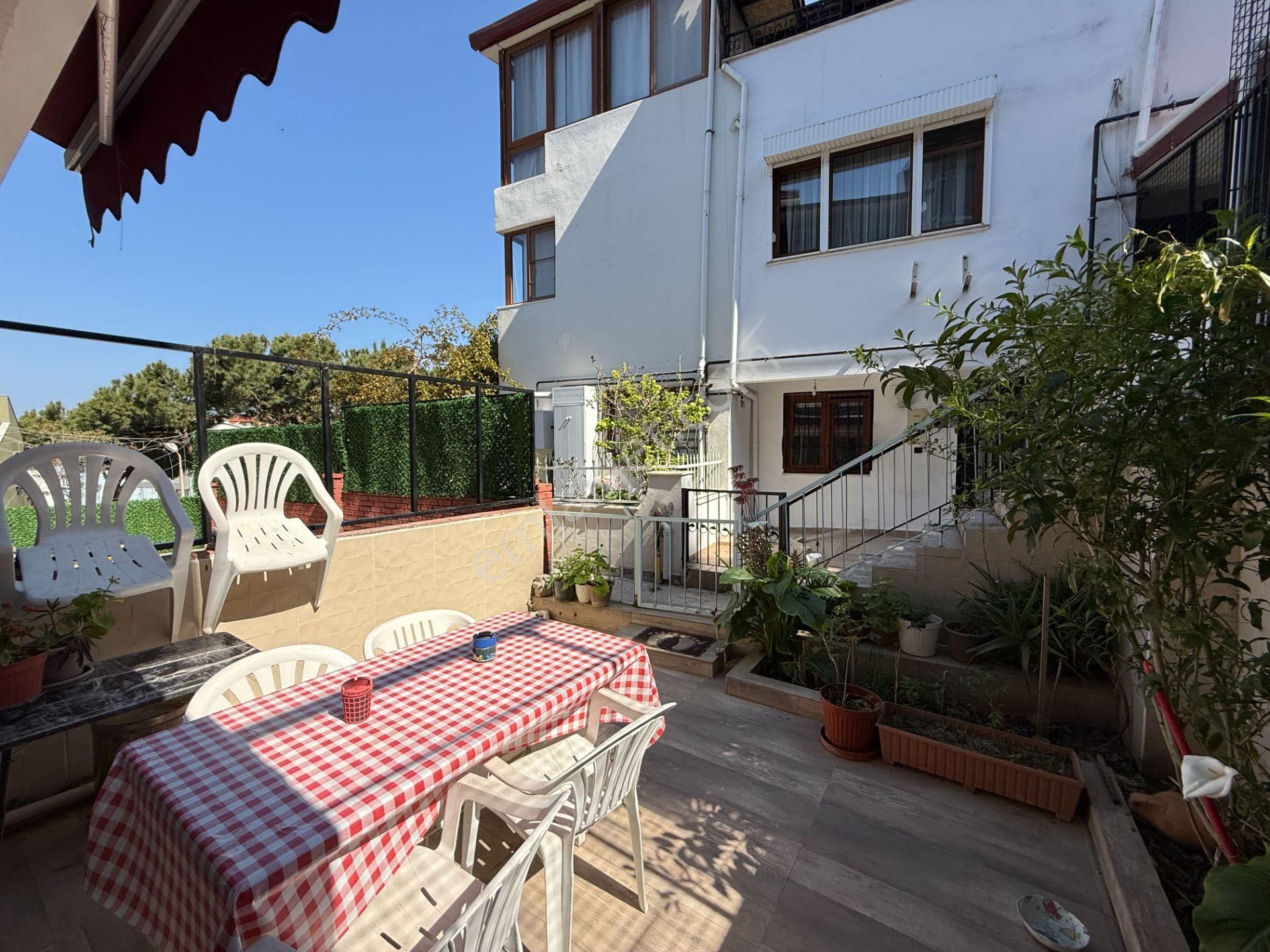 Kuşadası Mavi Yaka Sitesinde Bakımlı Satılık 4+1 Villa - Görsel 8