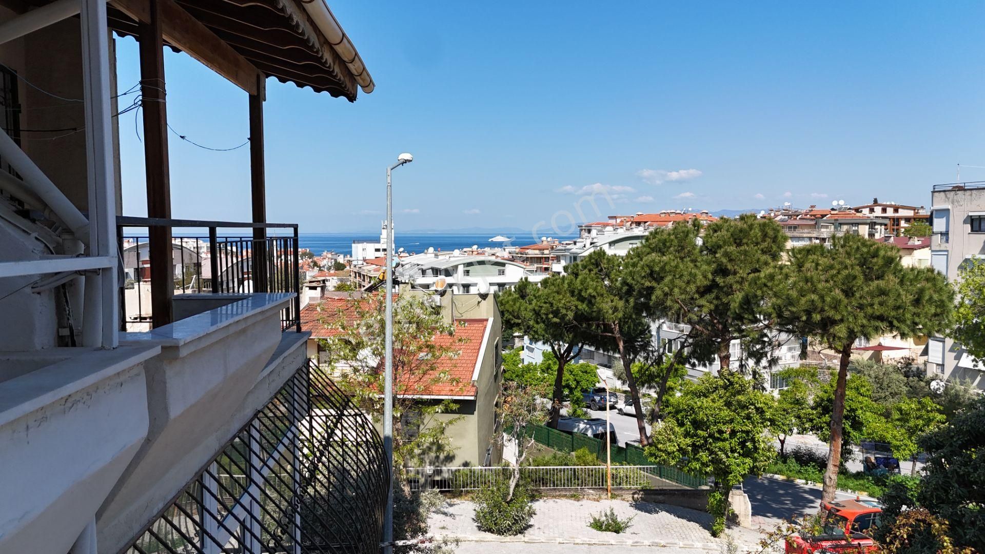 Kuşadası Mavi Yaka Sitesinde Bakımlı Satılık 4+1 Villa - Görsel 35