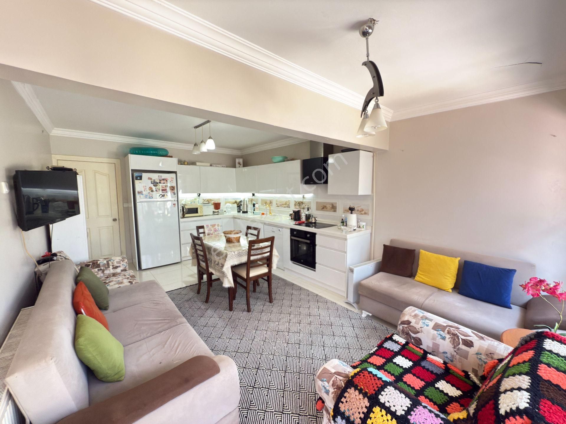 Kuşadası Mavi Yaka Sitesinde Bakımlı Satılık 4+1 Villa - Görsel 9