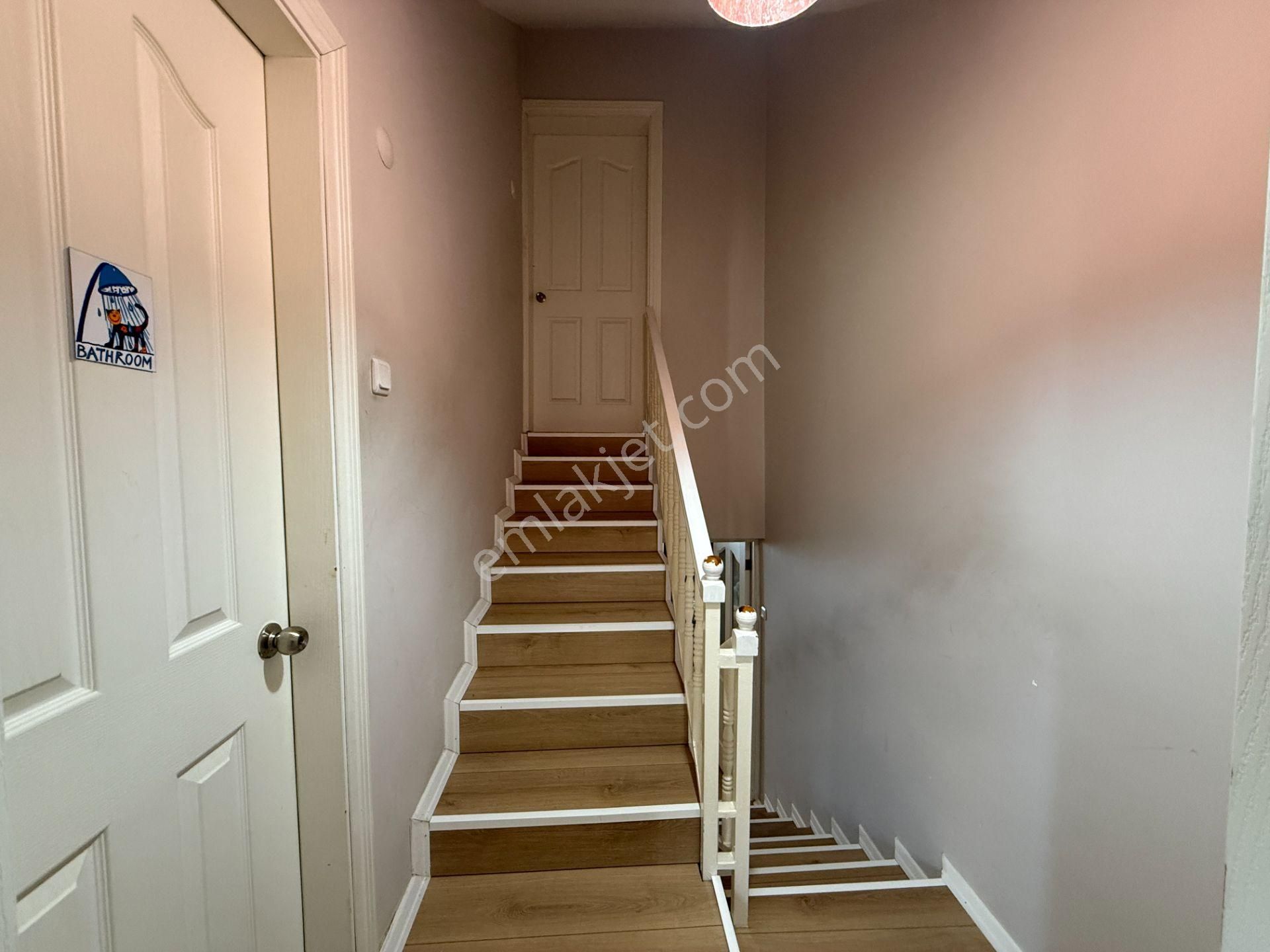 Kuşadası Mavi Yaka Sitesinde Bakımlı Satılık 4+1 Villa - Görsel 17