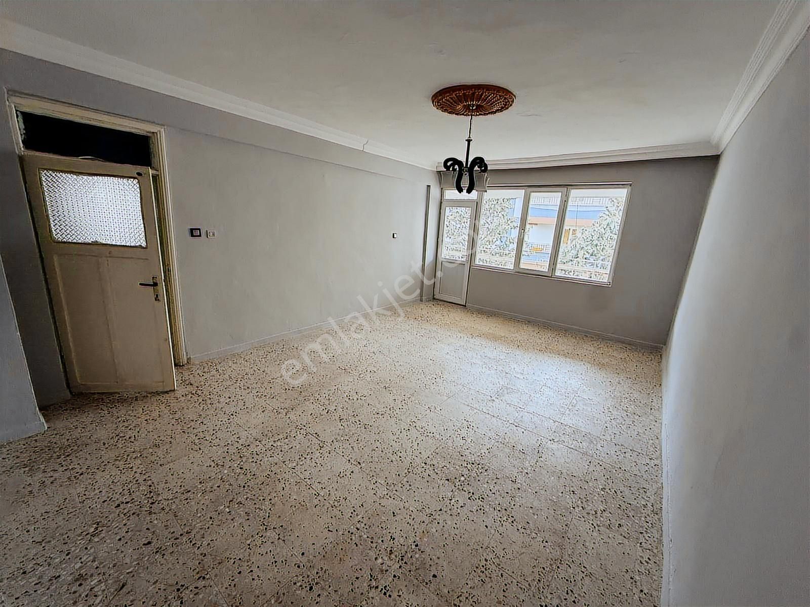 Yaşarsoy Gyodan K.köprü Belediye Yanı Sefa Koop. 3+1 Uygun Daire