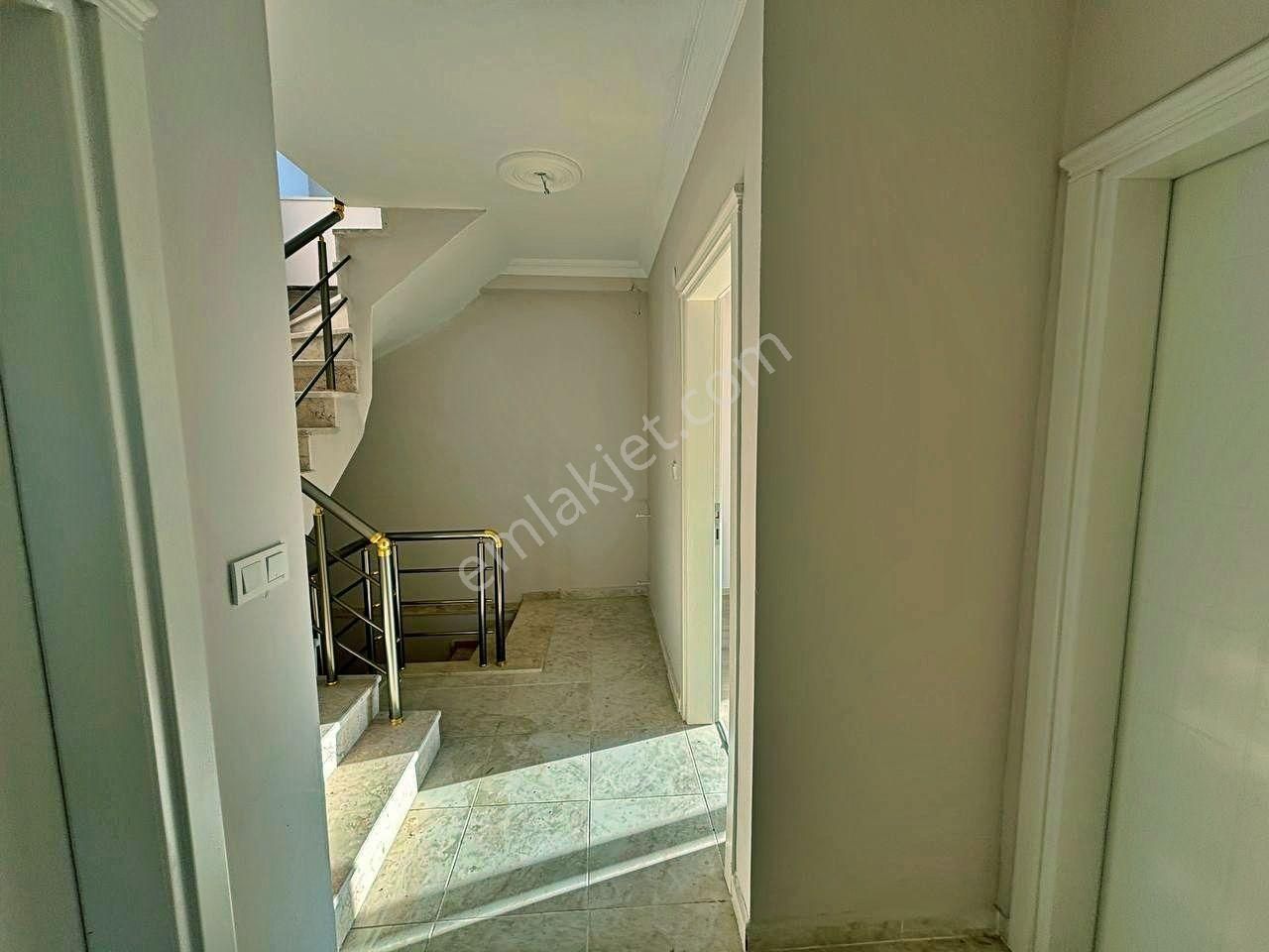 Uytundan Burhaniye Örende Bahçeli Geniş Teraslı 4+1 Villa - Görsel 10