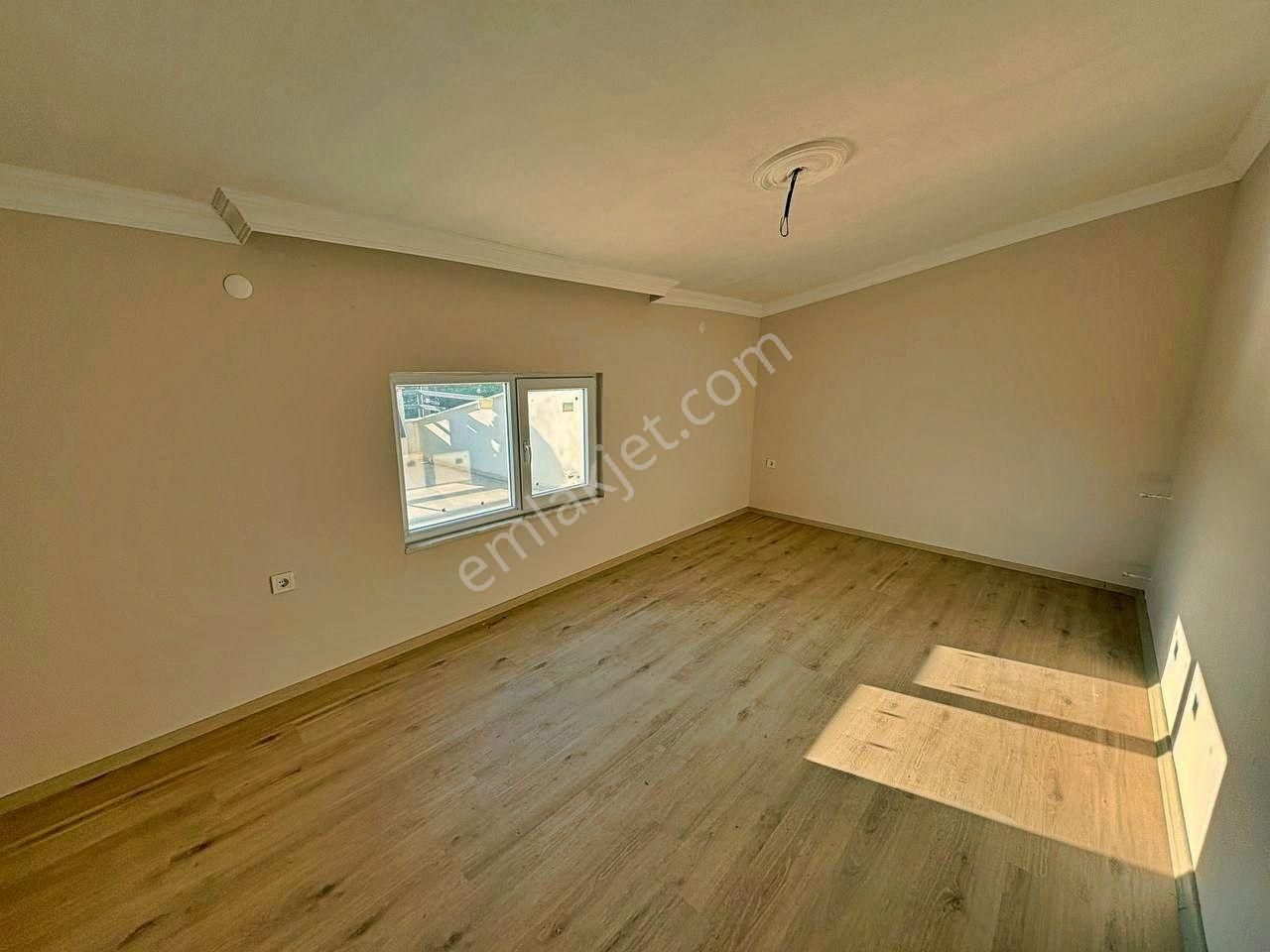 Uytundan Burhaniye Örende Bahçeli Geniş Teraslı 4+1 Villa - Görsel 24