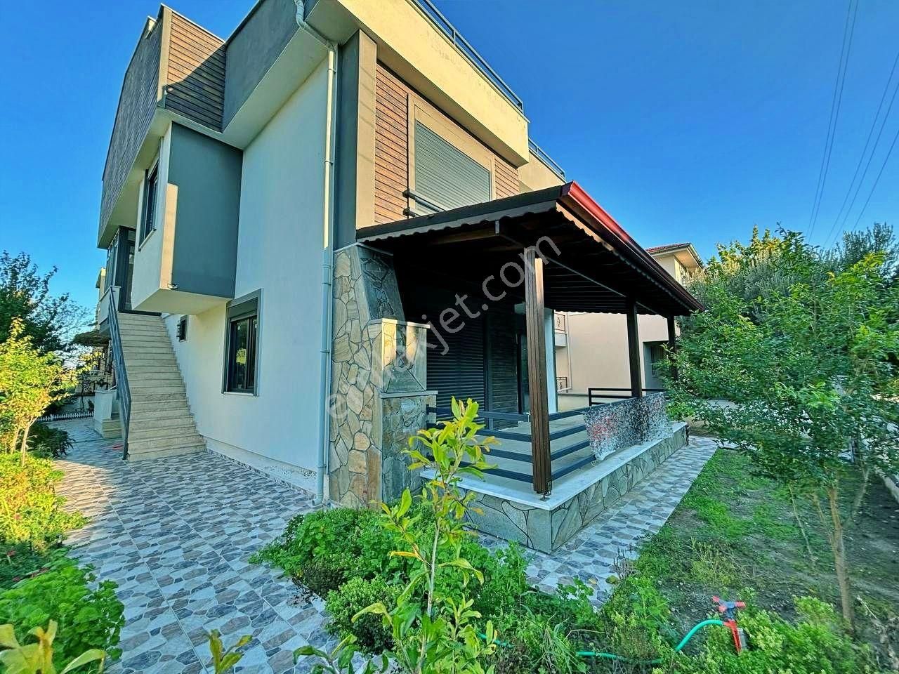 Uytundan Burhaniye Örende Bahçeli Geniş Teraslı 4+1 Villa - Görsel 19
