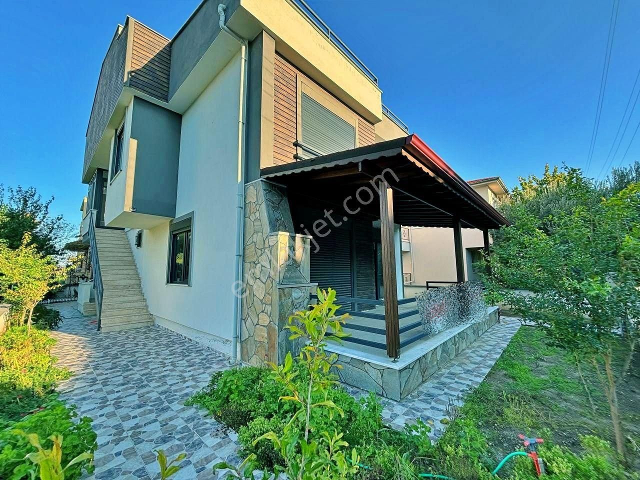 Uytundan Burhaniye Örende Bahçeli Geniş Teraslı 4+1 Villa - Görsel 26