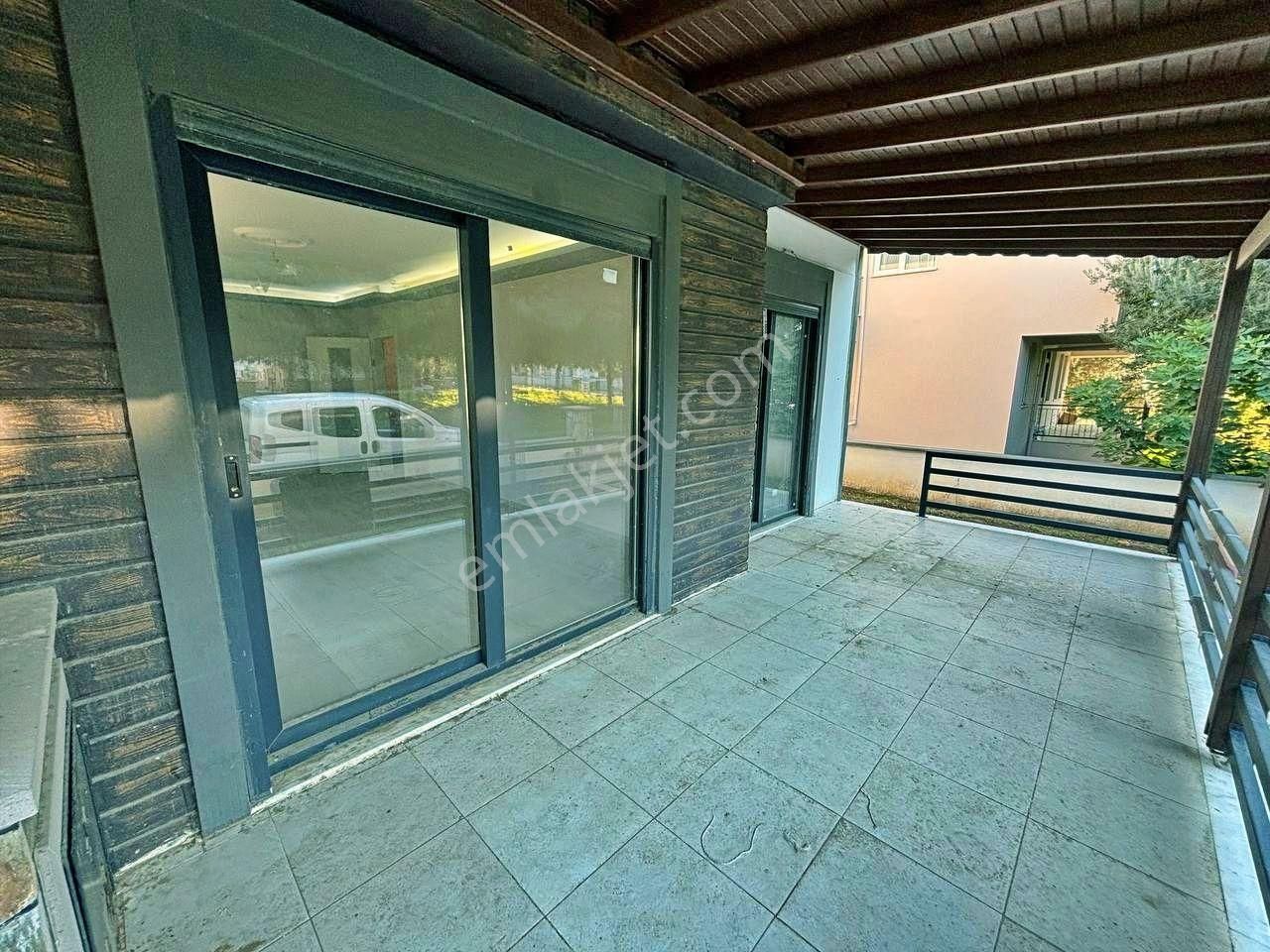 Uytundan Burhaniye Örende Bahçeli Geniş Teraslı 4+1 Villa - Görsel 35
