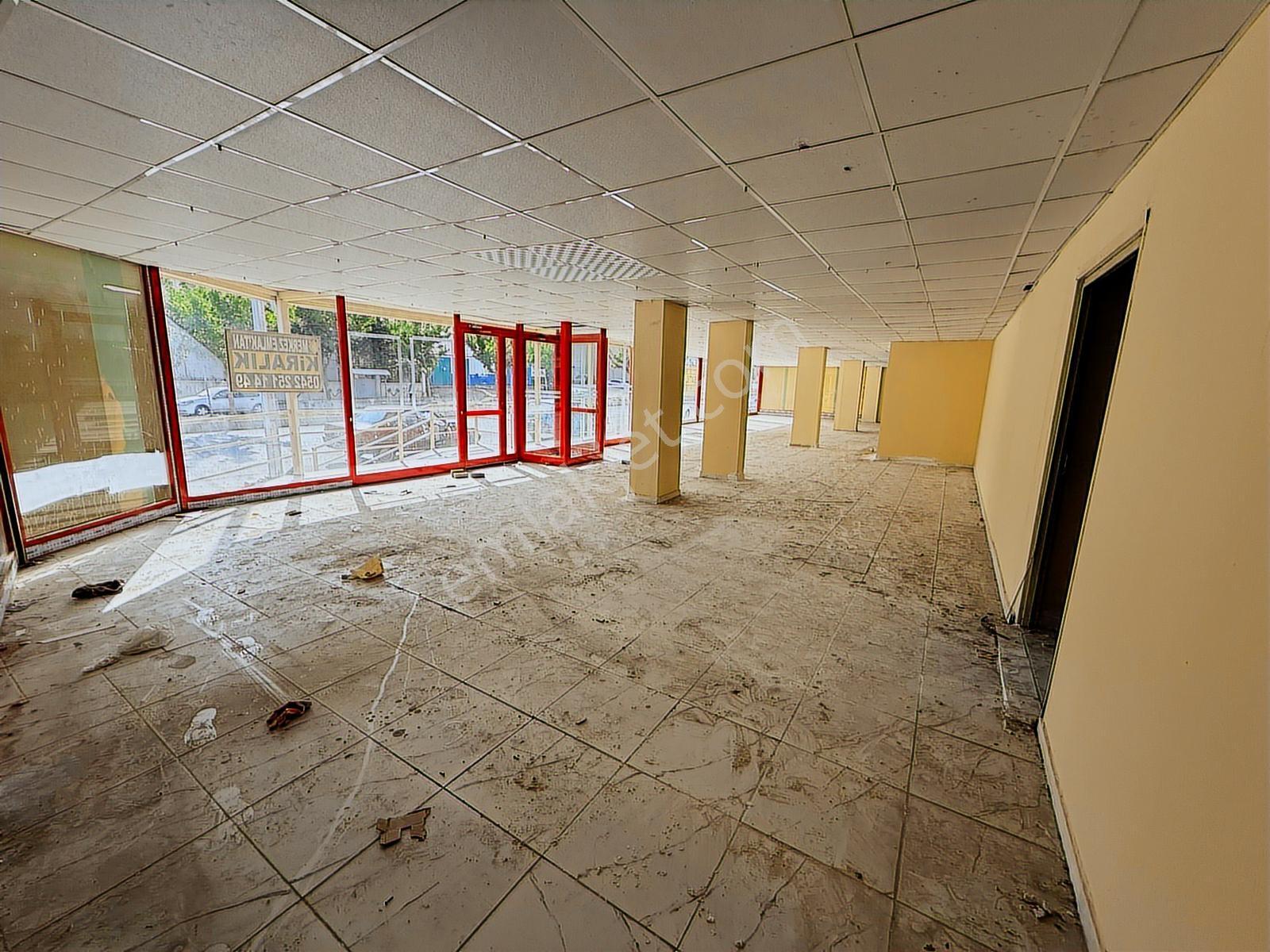 Yaşarsoy Gyo'dan Ahmet Yevesi'de Köşebaşı 600mt Kiralık Dükkan - Görsel 14