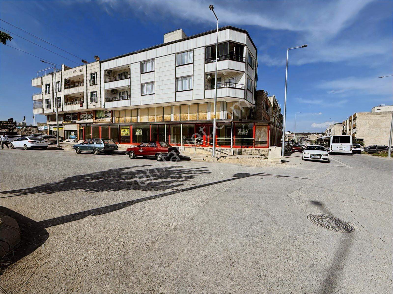 Yaşarsoy Gyo'dan Ahmet Yevesi'de Köşebaşı 600mt Kiralık Dükkan - Görsel 17