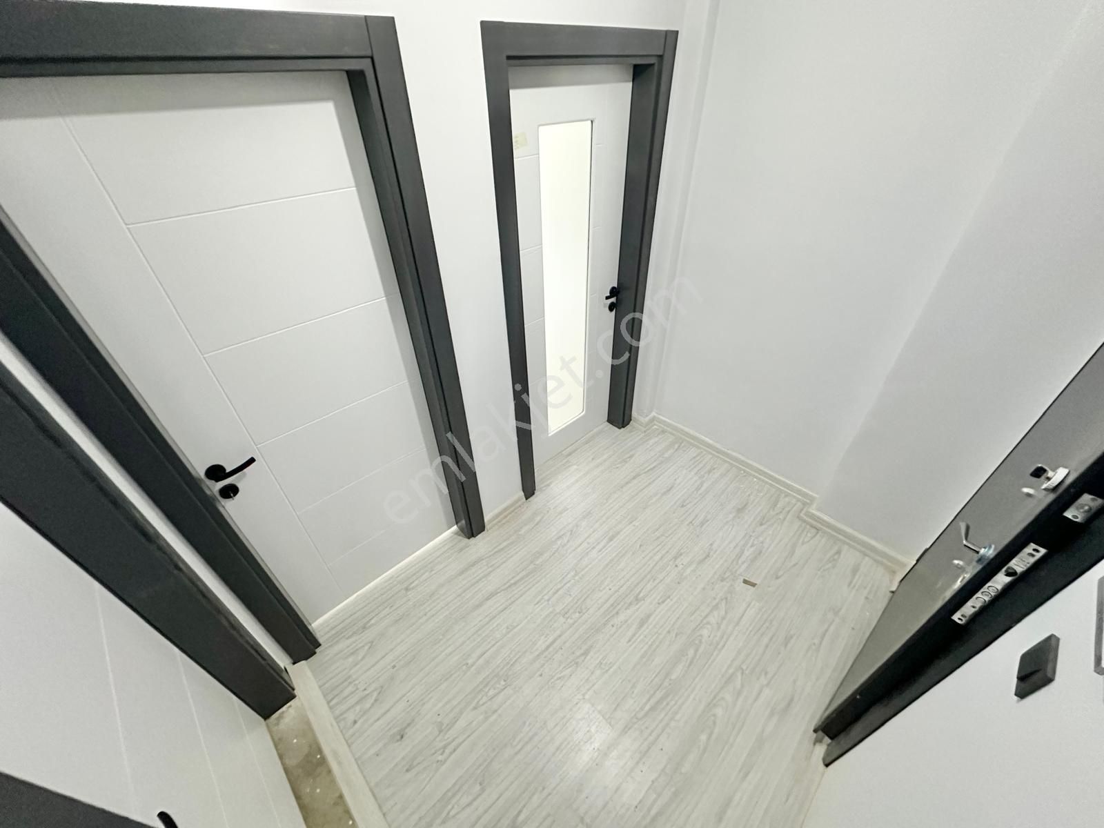 ⭐ay Emlak'tan⭐akçay'da Denize Yakın Ön Cephe Şık Tasarımlı Ara Kat Satılık 1+1 Lüks Daire - Görsel 20