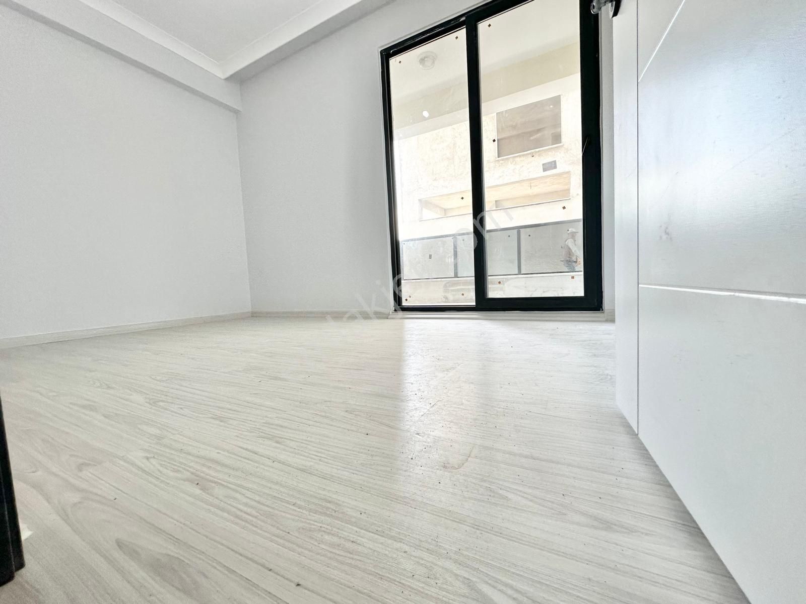 ⭐ay Emlak'tan⭐akçay'da Denize Yakın Ön Cephe Şık Tasarımlı Ara Kat Satılık 1+1 Lüks Daire - Görsel 10