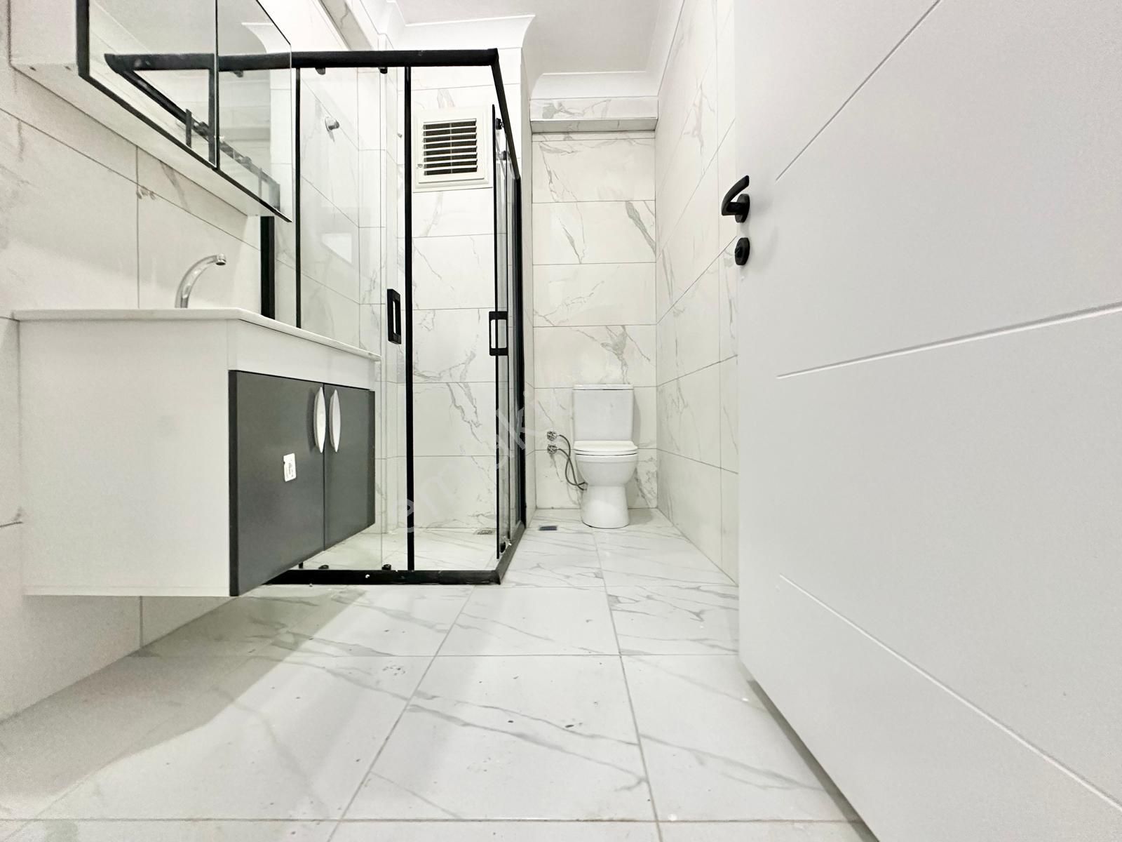 ⭐ay Emlak'tan⭐akçay'da Denize Yakın Ön Cephe Şık Tasarımlı Ara Kat Satılık 1+1 Lüks Daire - Görsel 17