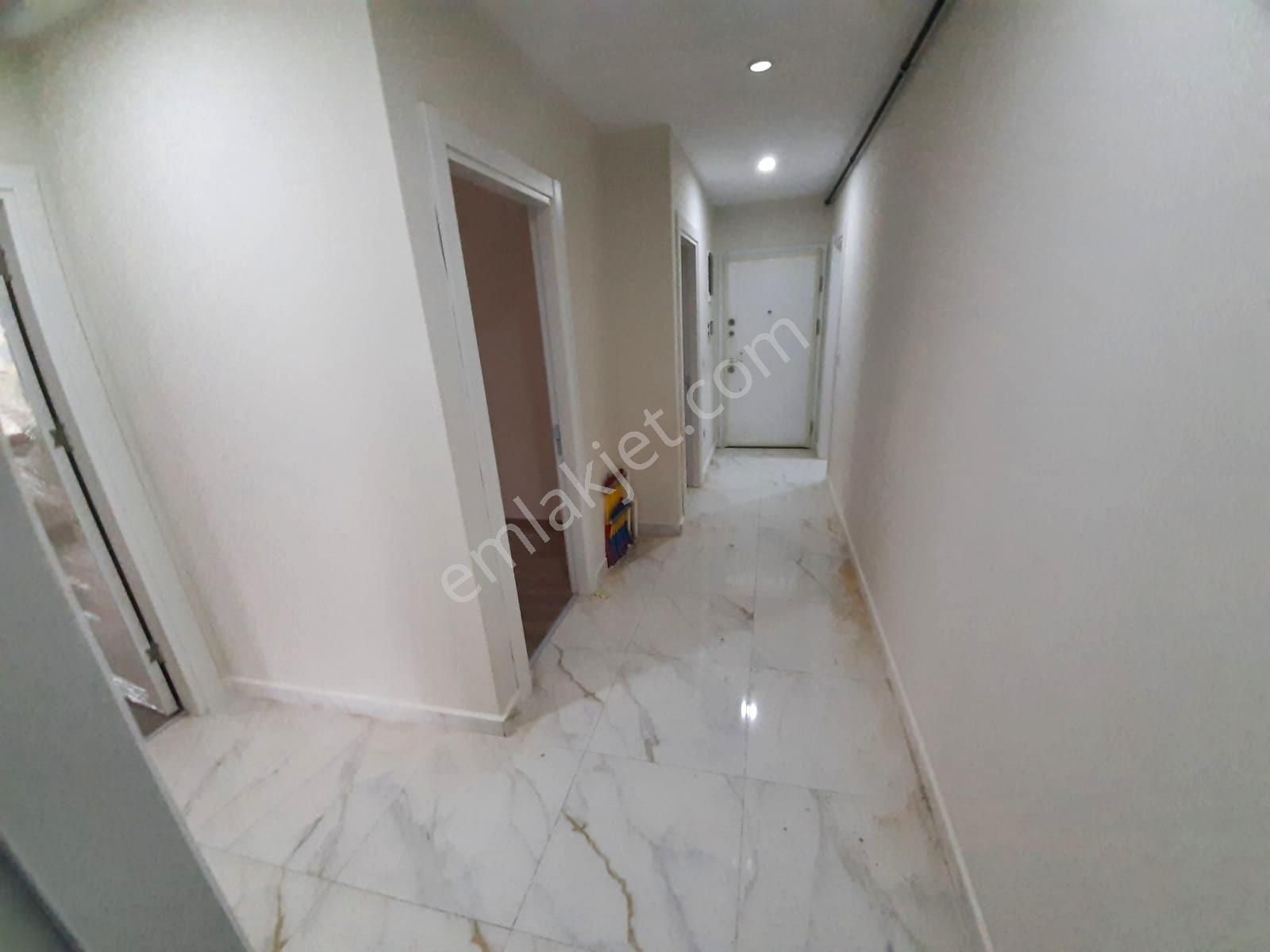 İbar'dan Küçükyalı Atatürk Cad Üzeri Ön Köşe Daire 3+1 - Görsel 18