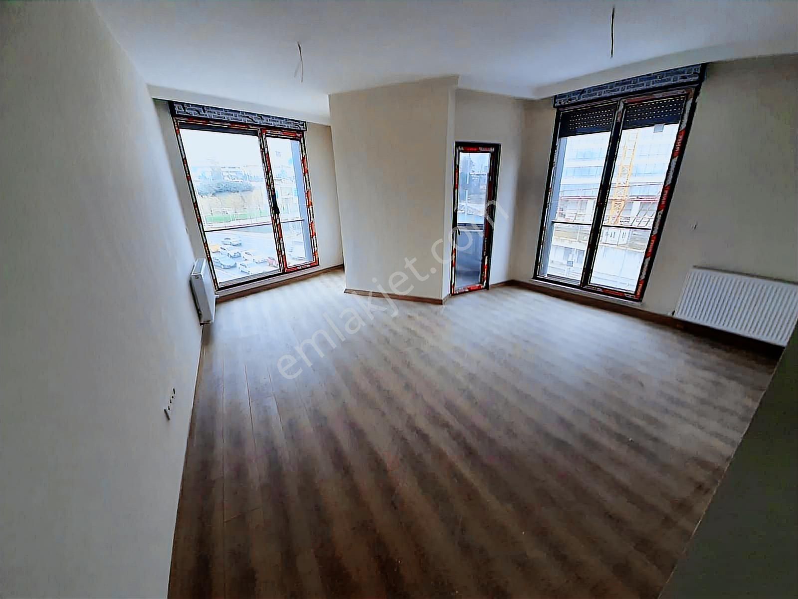 İbar'dan Küçükyalı Atatürk Cad Üzeri Ön Köşe Daire 3+1 - Görsel 2