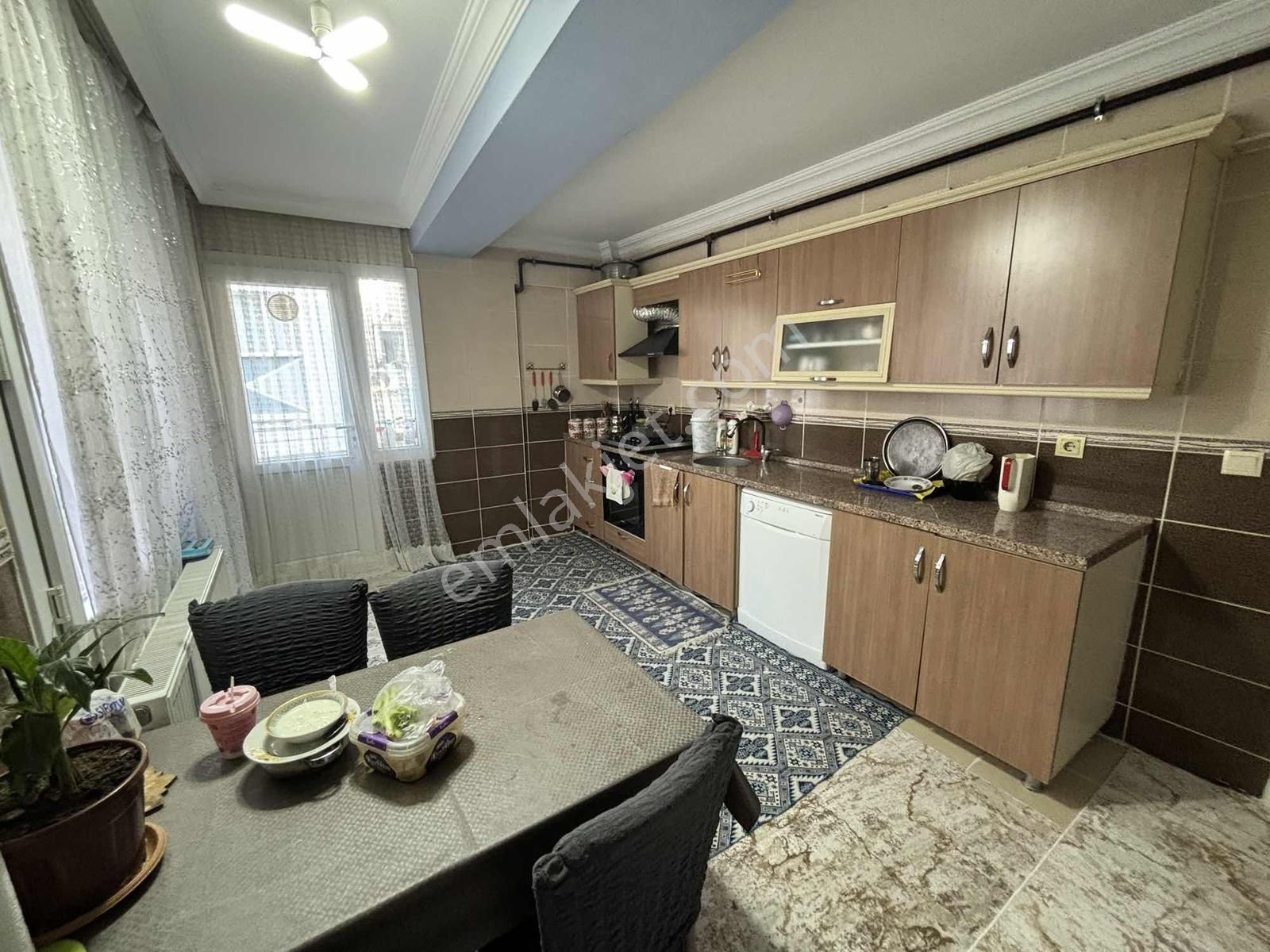 Merkezde Satılık 2+1 Arakat D.gazlı Daire Kredi Sınırı Yok