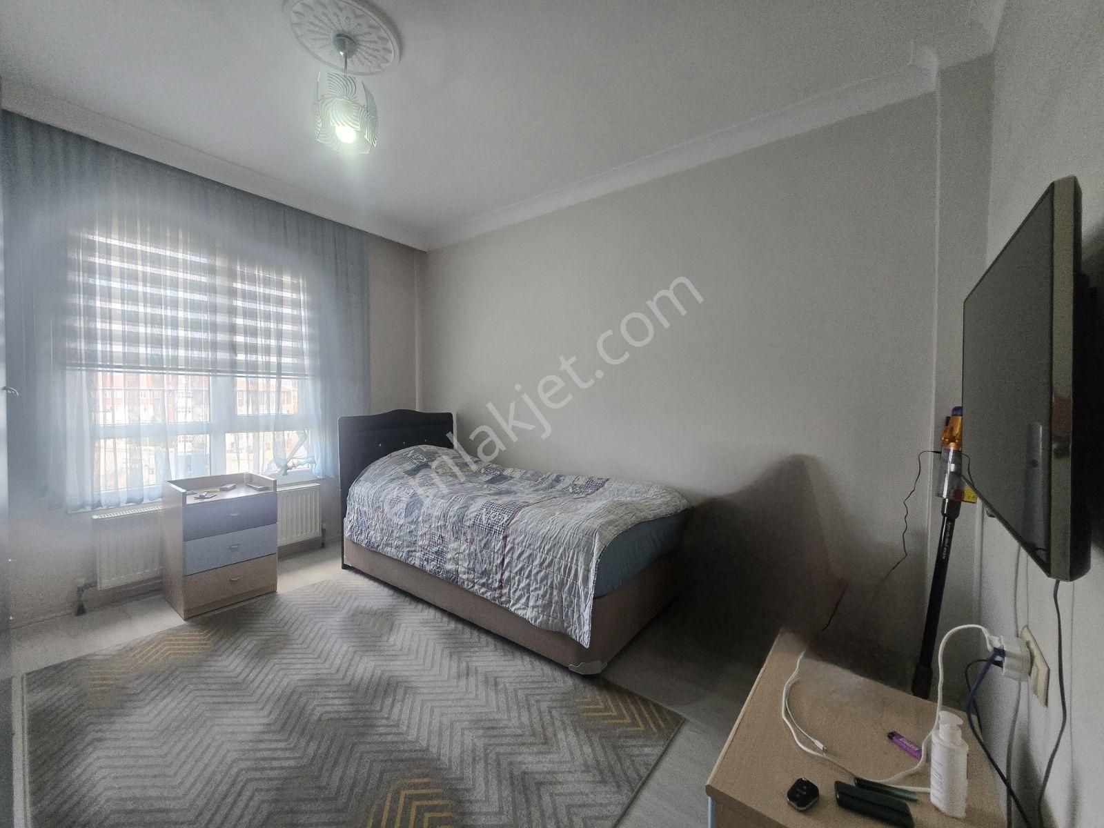 Elvan Mah.asansörlü Ebeveyn Banyolu Ful Yapılı Satılık 3+1 Daire - Görsel 8