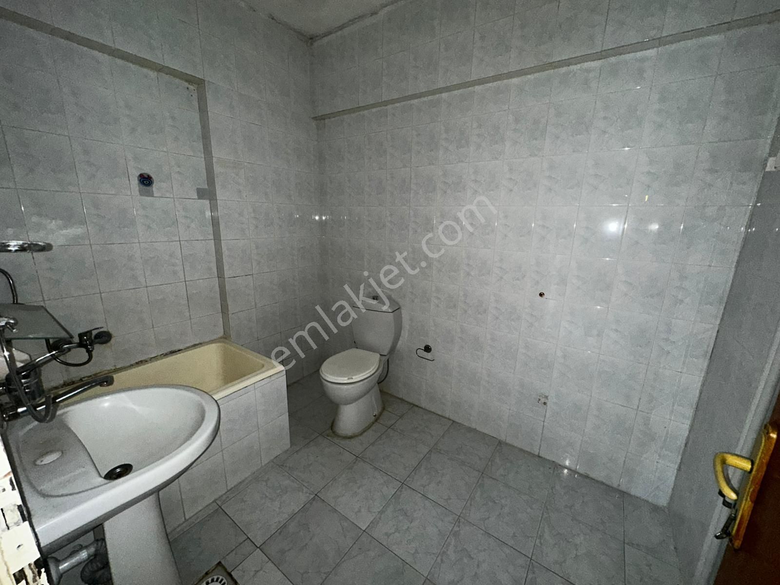 Osmangazi Ana Cadde Yanı Üst Katta 3+1 Kiralık Daire - Görsel 18