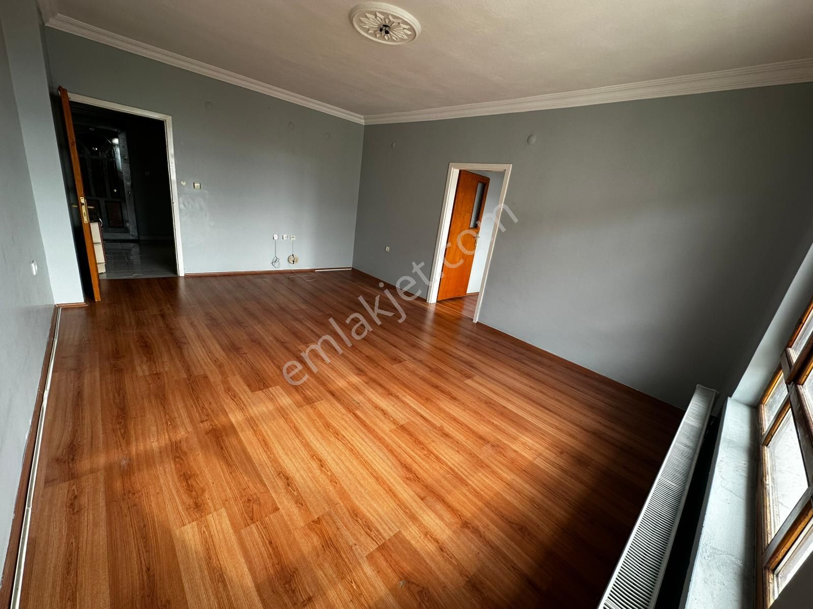 Osmangazi Ana Cadde Yanı Üst Katta 3+1 Kiralık Daire - Görsel 8