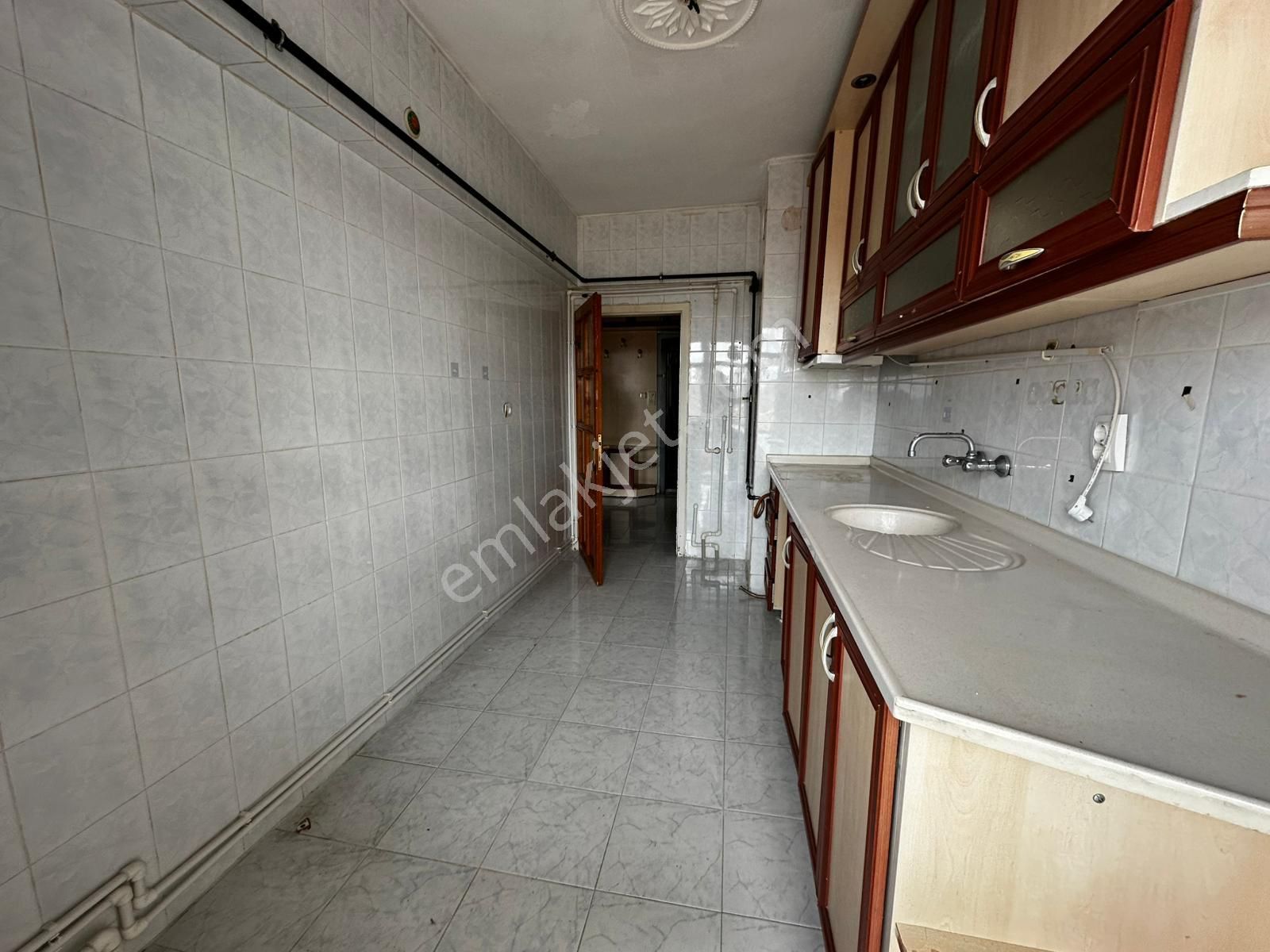 Osmangazi Ana Cadde Yanı Üst Katta 3+1 Kiralık Daire - Görsel 4