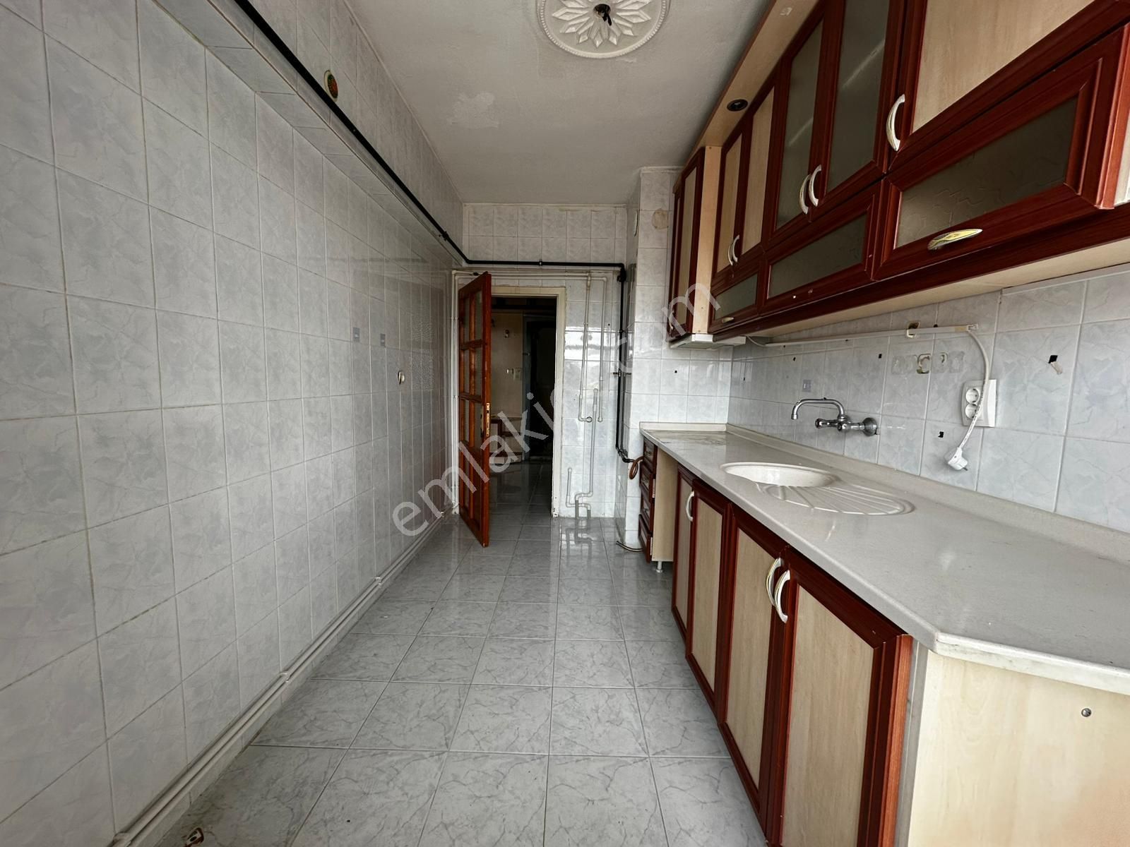 Osmangazi Ana Cadde Yanı Üst Katta 3+1 Kiralık Daire - Görsel 2