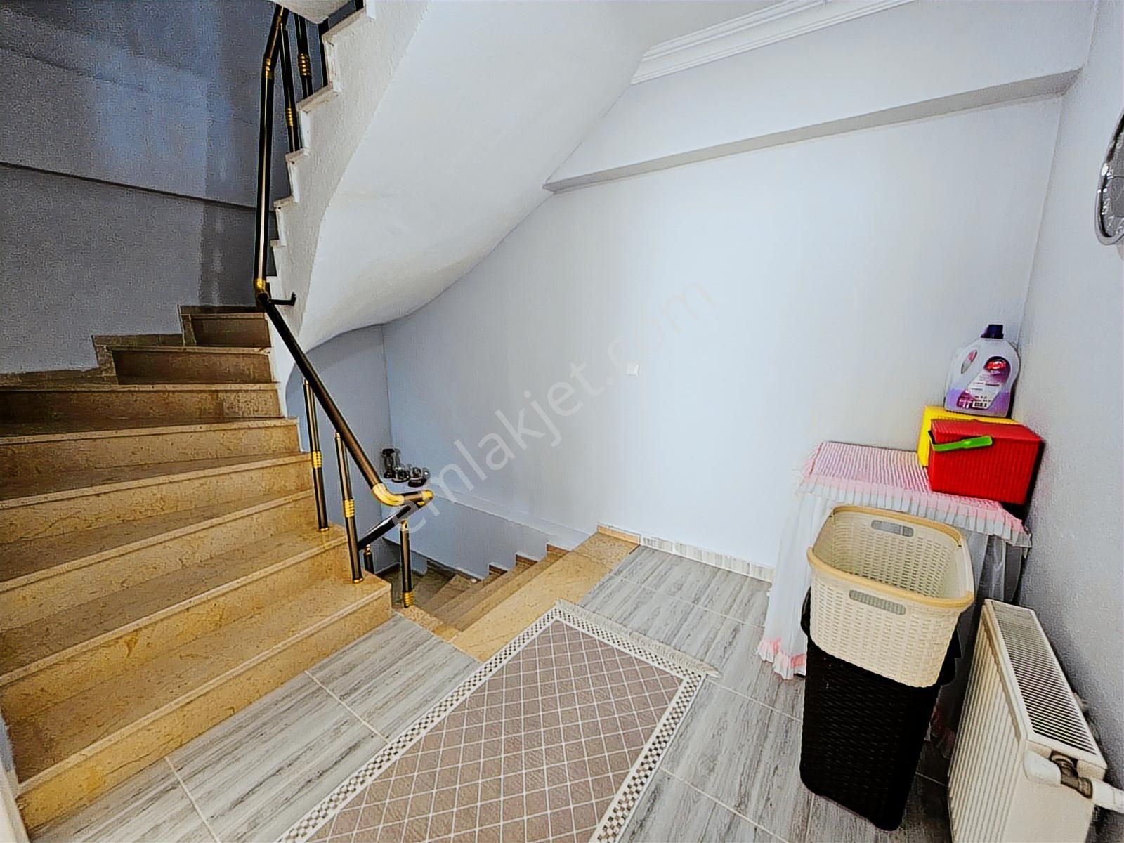 Deniz'den 3+1 Merkezi Konumda,ebeveyn Banyolu,denize Yakın Villa - Görsel 14