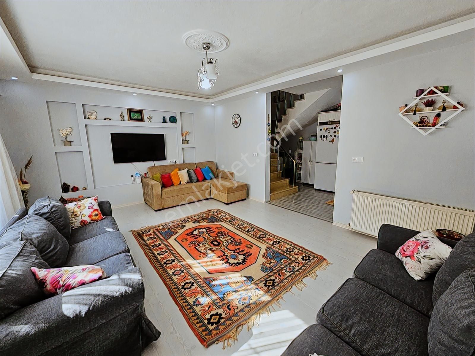 Deniz'den 3+1 Merkezi Konumda,ebeveyn Banyolu,denize Yakın Villa - Görsel 8