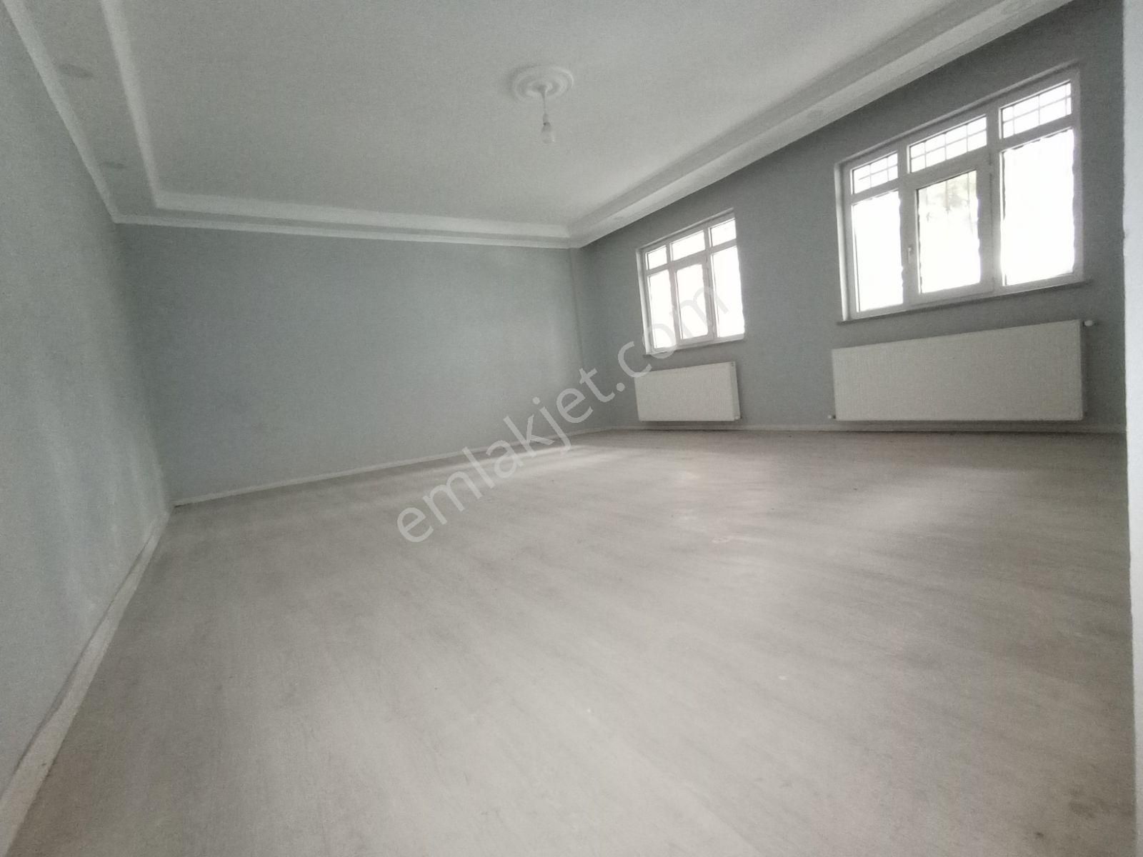 İnönü Mah De Metroya Yakın 3+1 ,130m2,araç Takasına Uygun