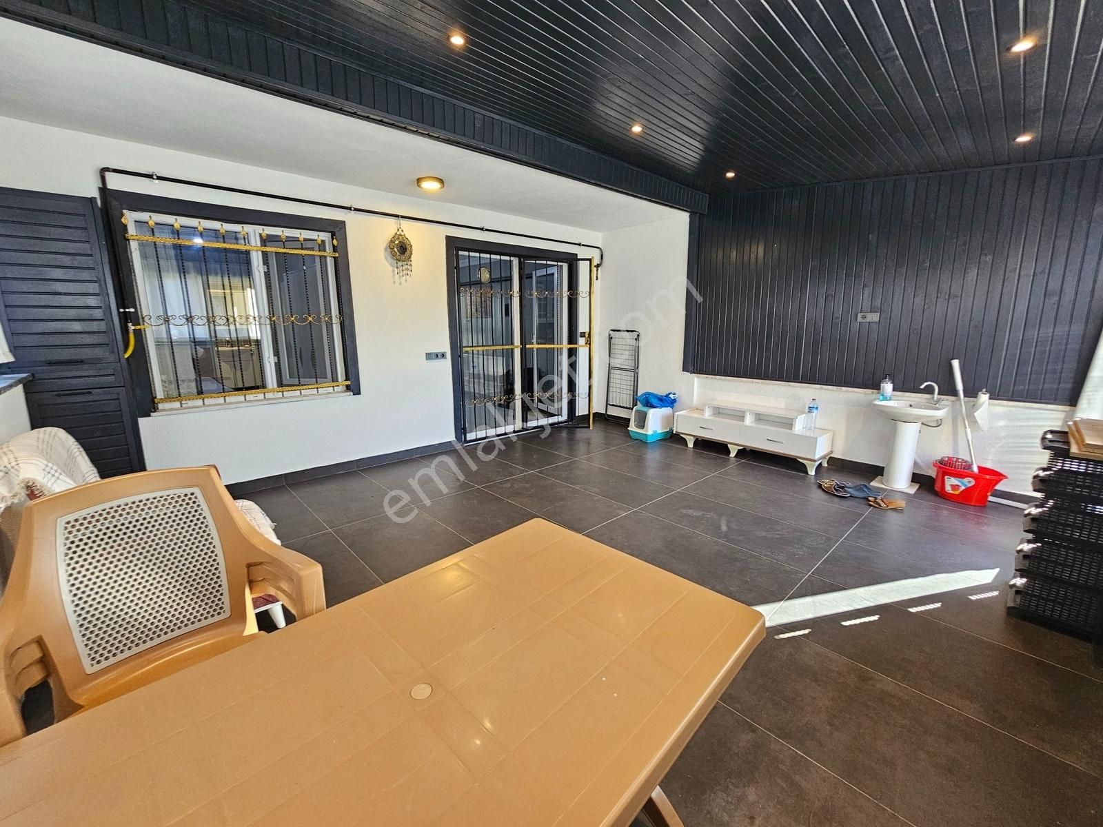 Deniz'den Merkezi Konumda , Kombi Petekli, Beyaz Eşyalı Daire - Görsel 6