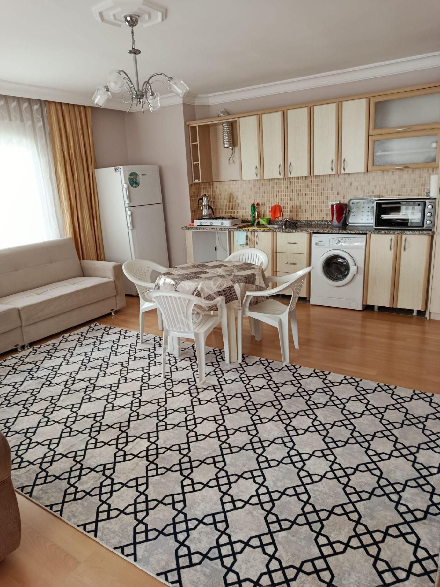 Genis Sali Pazarinda Esyali Aile Apartmani - Görsel 7
