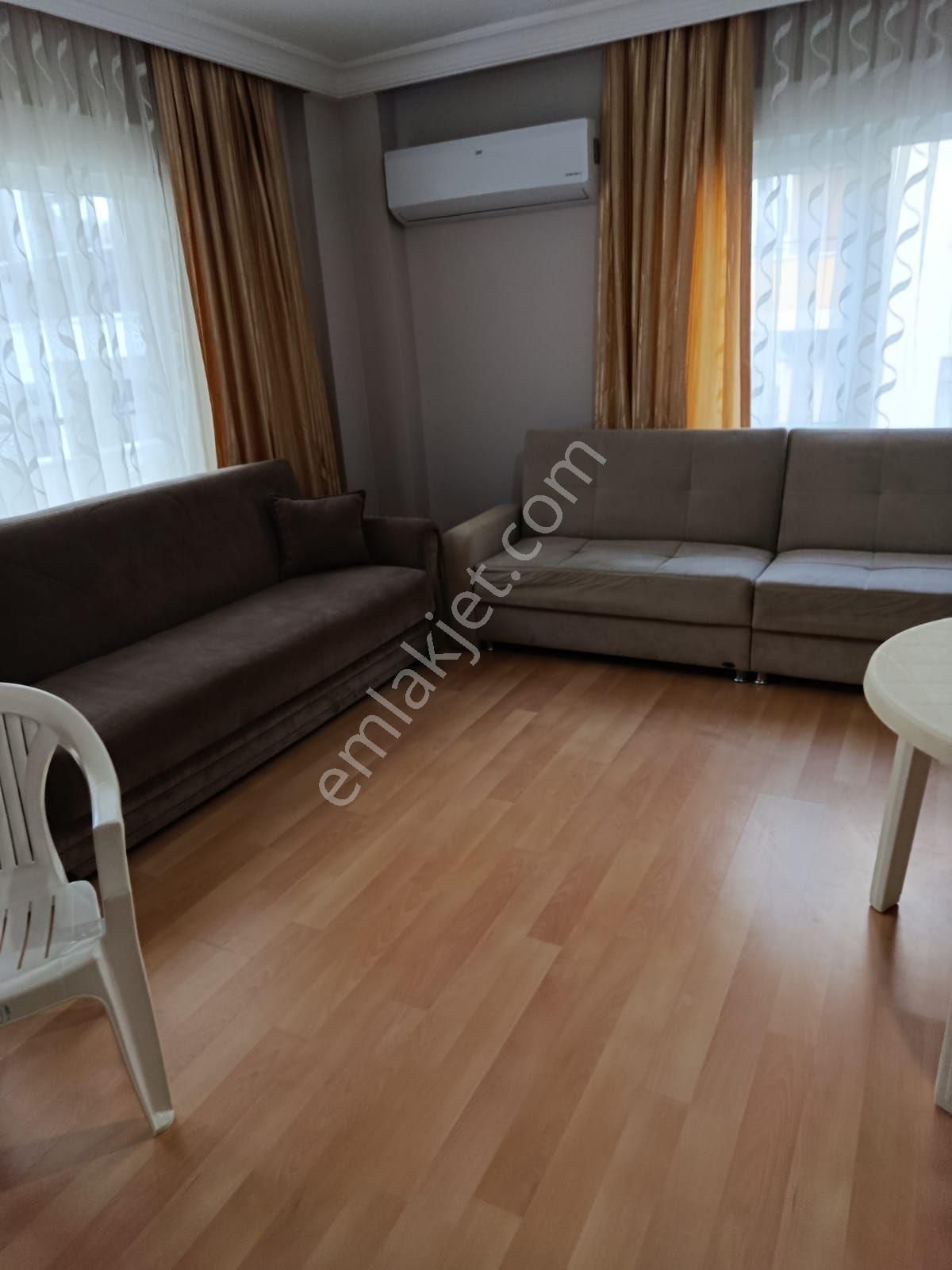 Genis Sali Pazarinda Esyali Aile Apartmani - Görsel 3