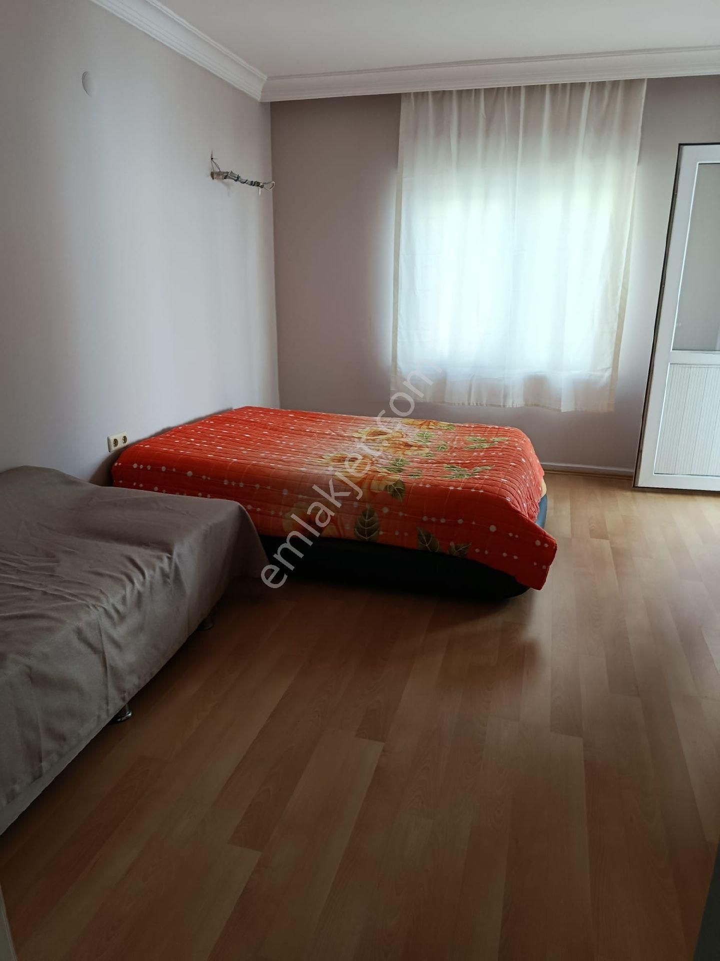 Genis Sali Pazarinda Esyali Aile Apartmani - Görsel 6