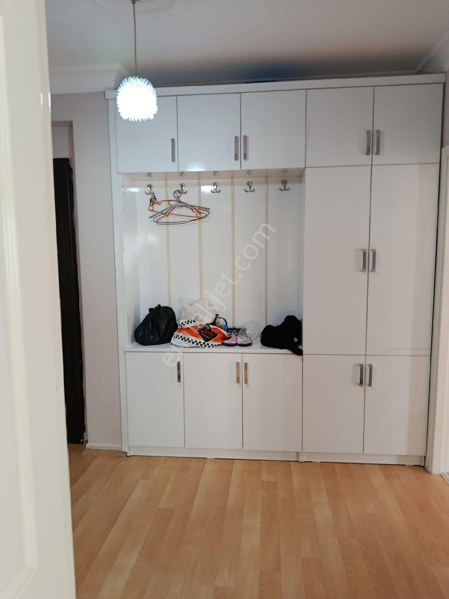 Genis Sali Pazarinda Esyali Aile Apartmani - Görsel 10