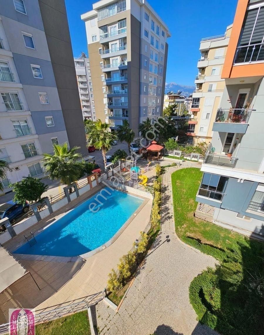 A K Mutludan Molla Yusufta Doğalgaz Kombili Site İçi 2+1 Daire