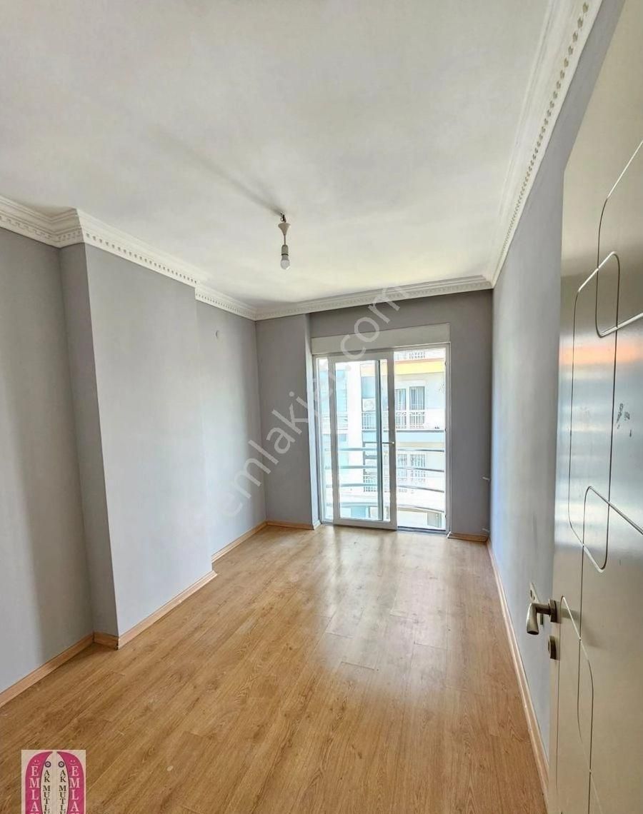 A K Mutludan Molla Yusufta Doğalgaz Kombili Site İçi 2+1 Daire - Görsel 9