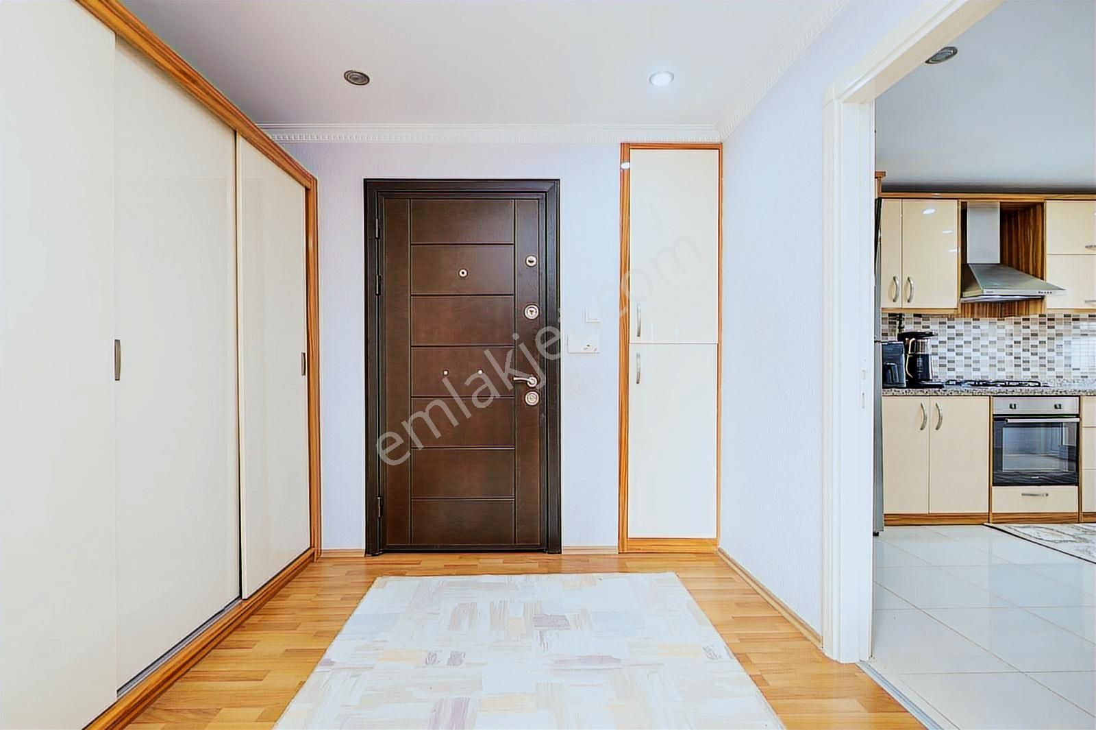 Remax Advantage'den Acil Bakgöryaşam1 Sitesi Arakat Fırsat Daire - Görsel 9