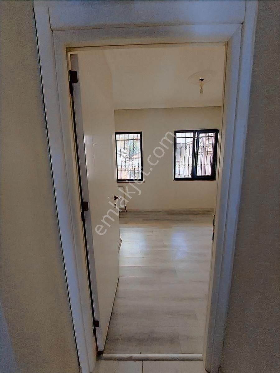 Cumhuriyet Mah. Kiralık: 5 Yaşında 1+1 Bahce Katı Modern Daire ! - Görsel 6