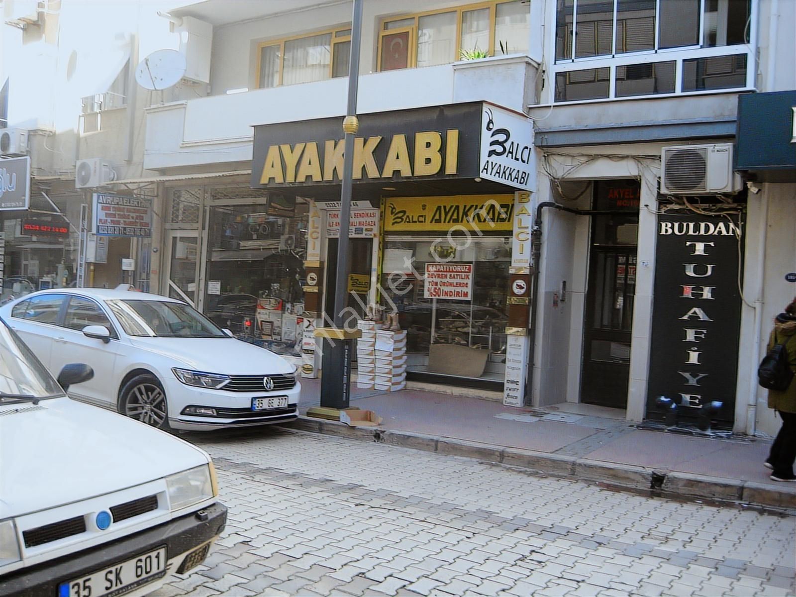 Menemen Çarşıda Cadde Üzerinde Kiralık 85 M2 Dükkan
