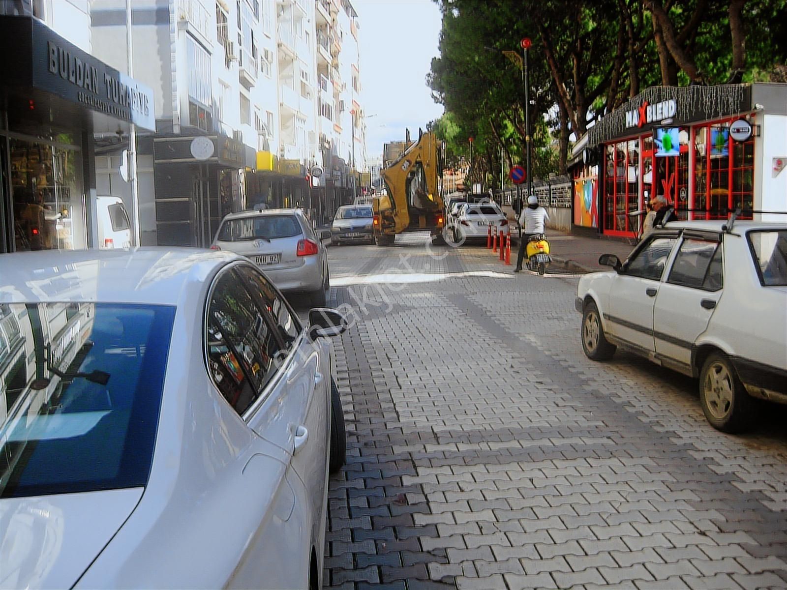 Menemen Çarşıda Cadde Üzerinde Kiralık 85 M2 Dükkan - Görsel 11