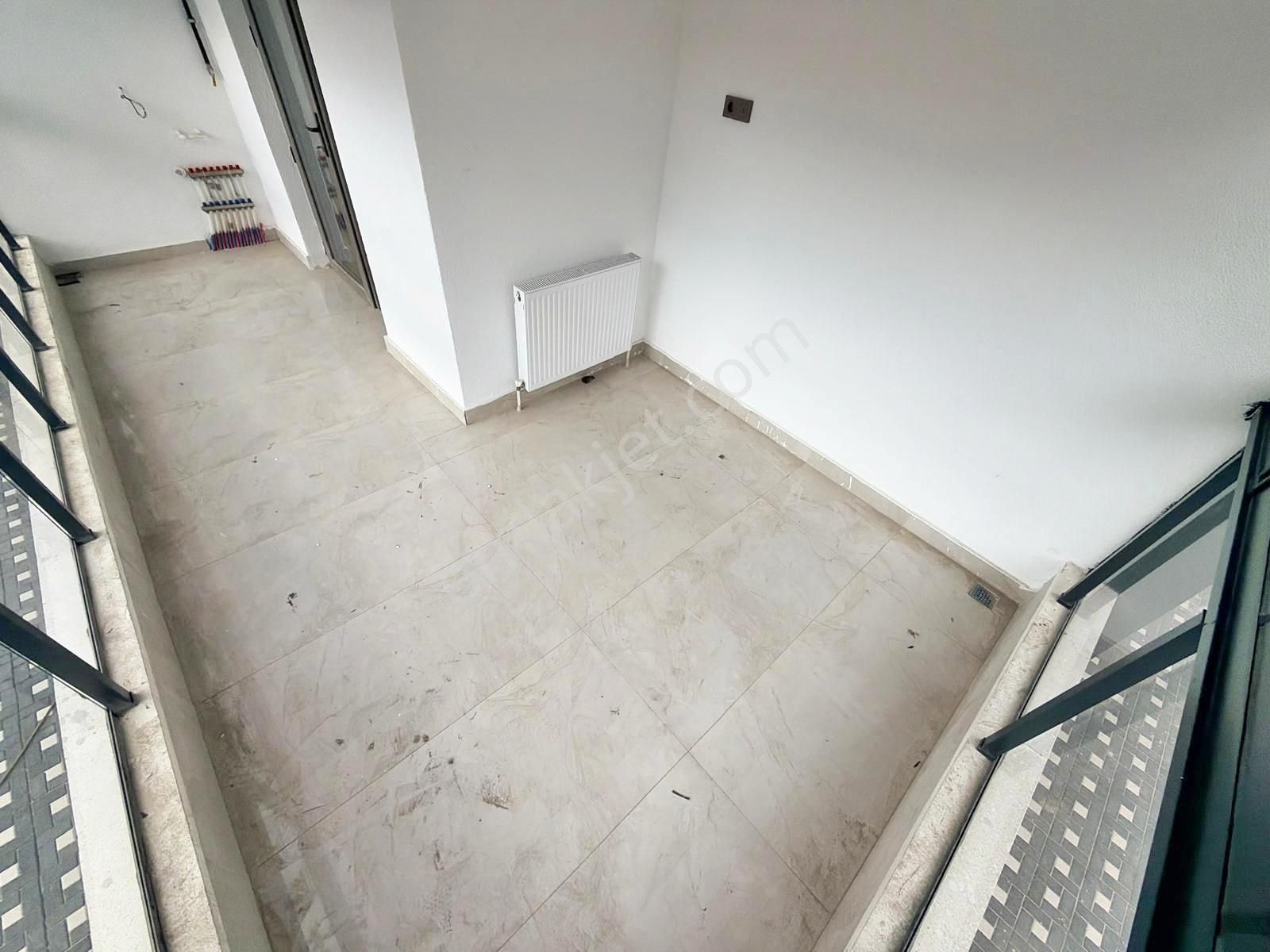 Menderesde Çarşı İçerisinde Anahtar Teslim Ultra Lüx Daire !!! - Görsel 18