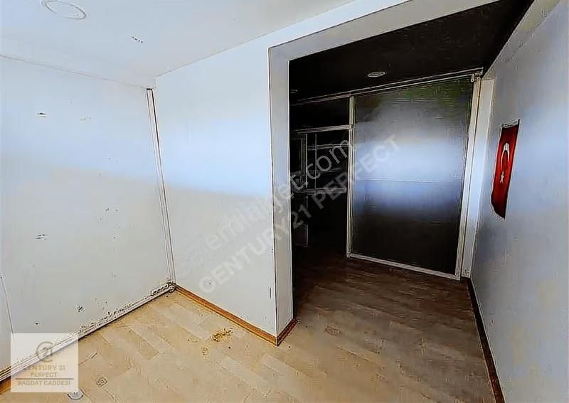 Minibüs Caddesi Üzerinde Ön Kullanımlı Dükkan - Görsel 11