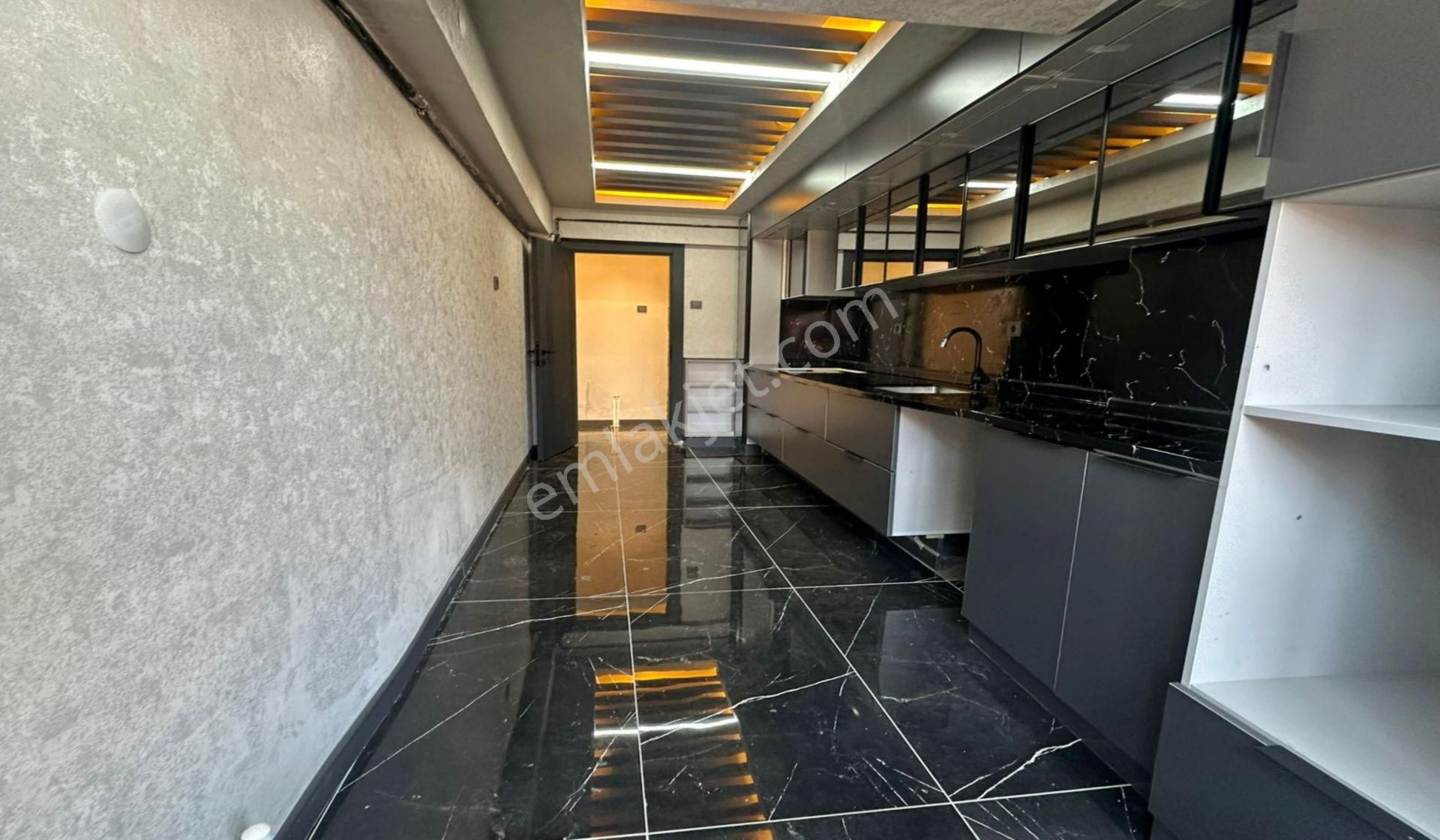 Bademlikde Site Konseptinde 3+1 Lüx Yapılı Kaçırmayın - Görsel 7