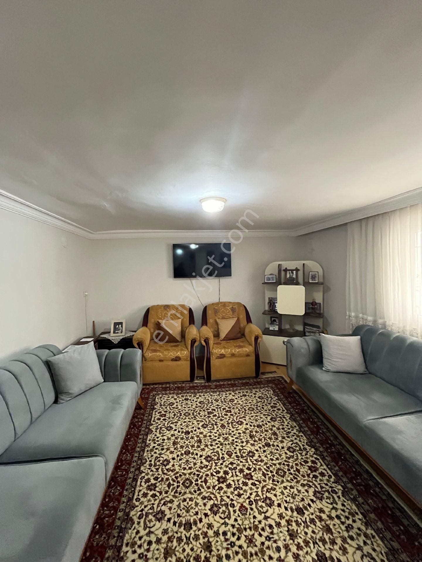 İzmir Karabağlar Yeşilyurt Kazım Karabekir Mah.de Satılık